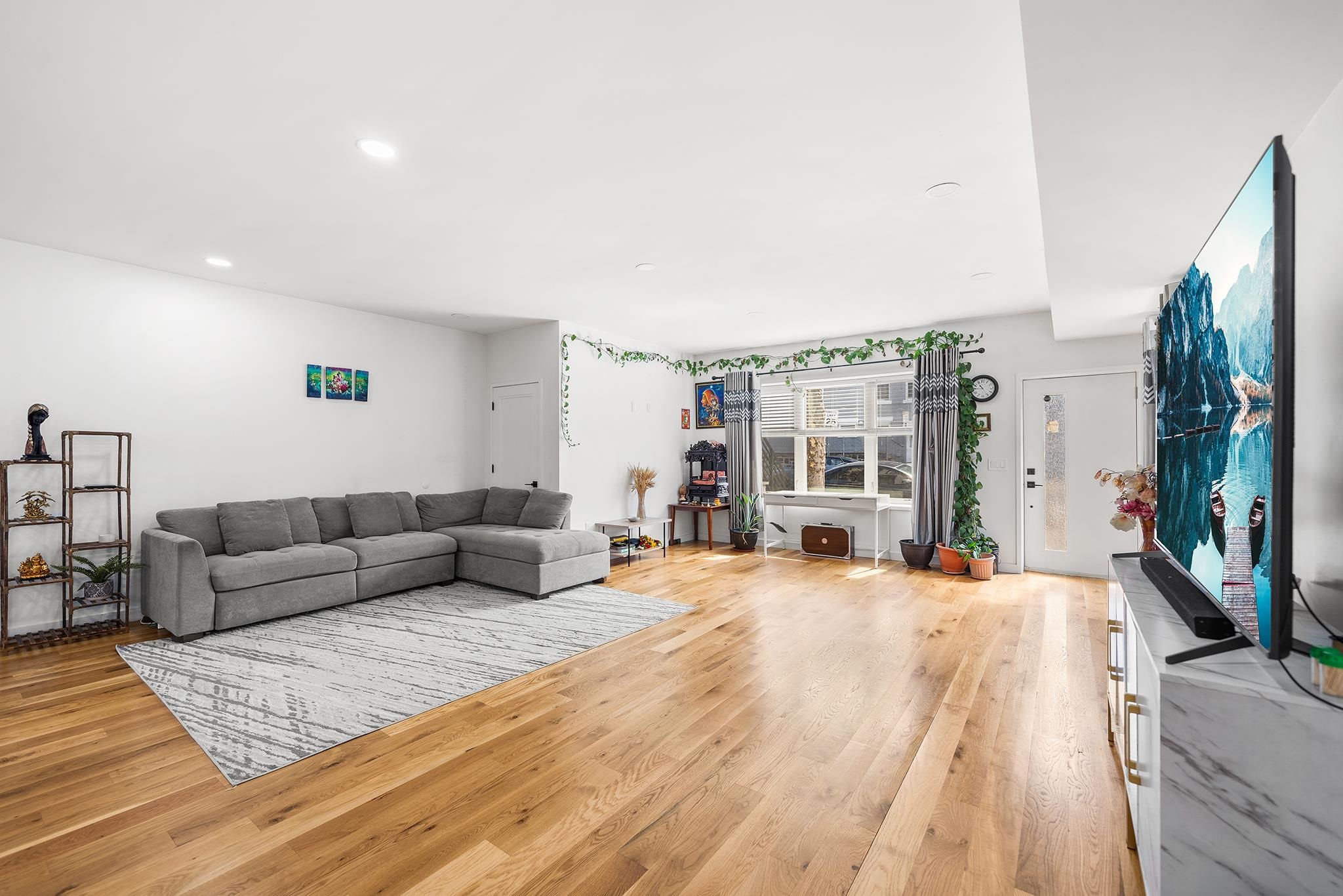 283 TERRACE AVE Unit: 1