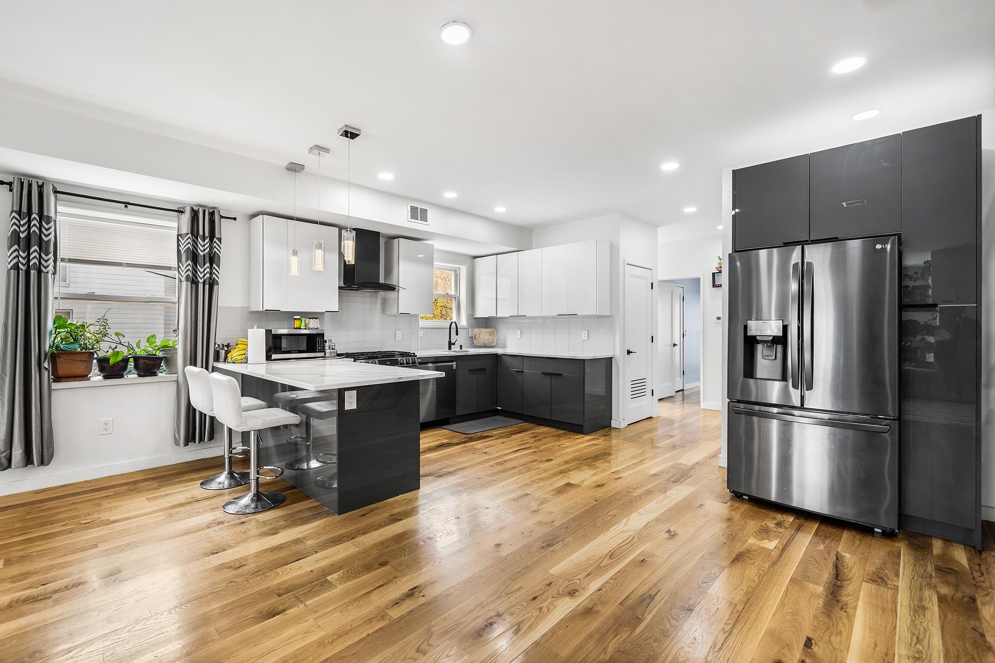 283 TERRACE AVE Unit: 1