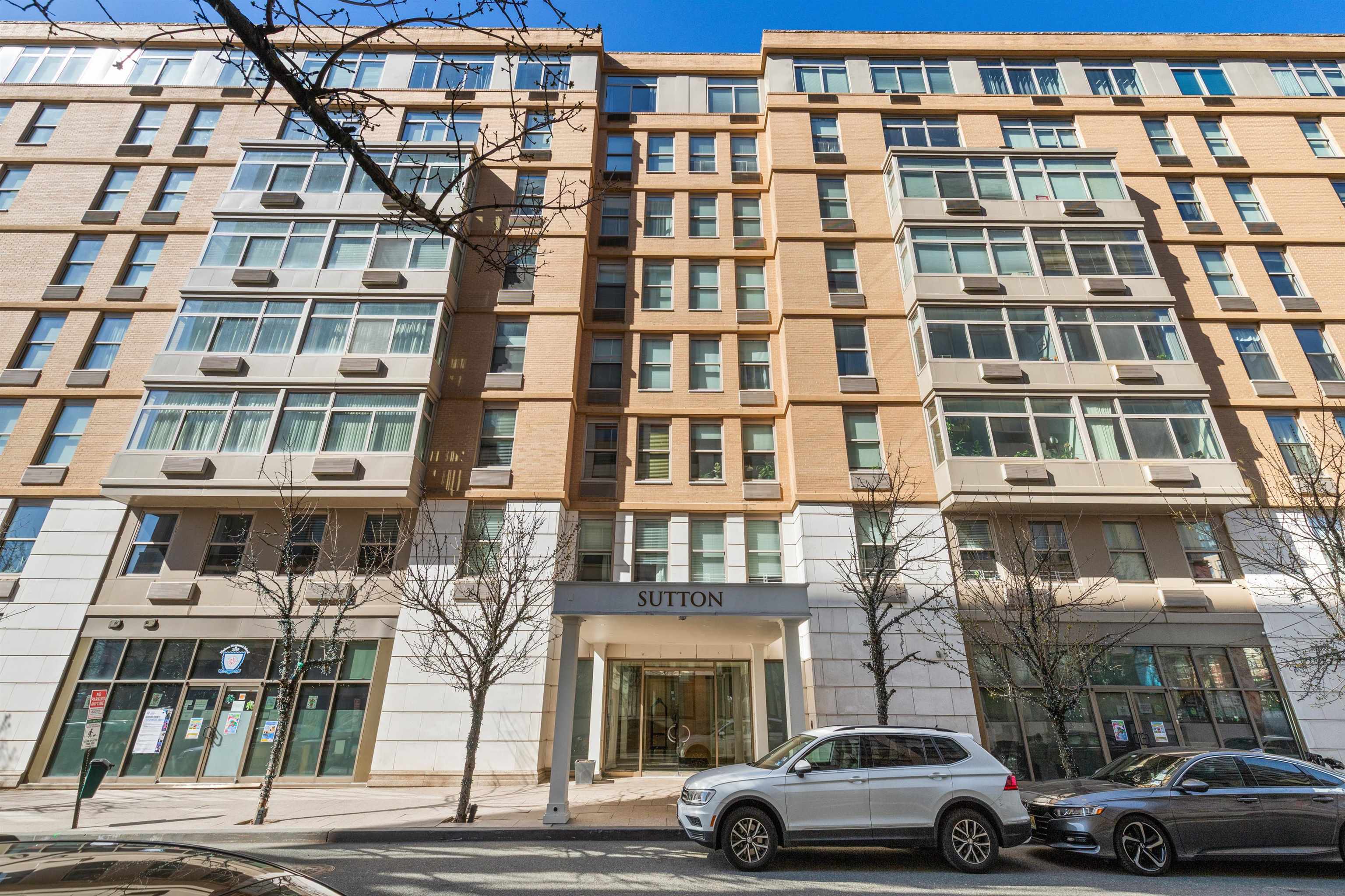 10 REGENT ST Unit: 415