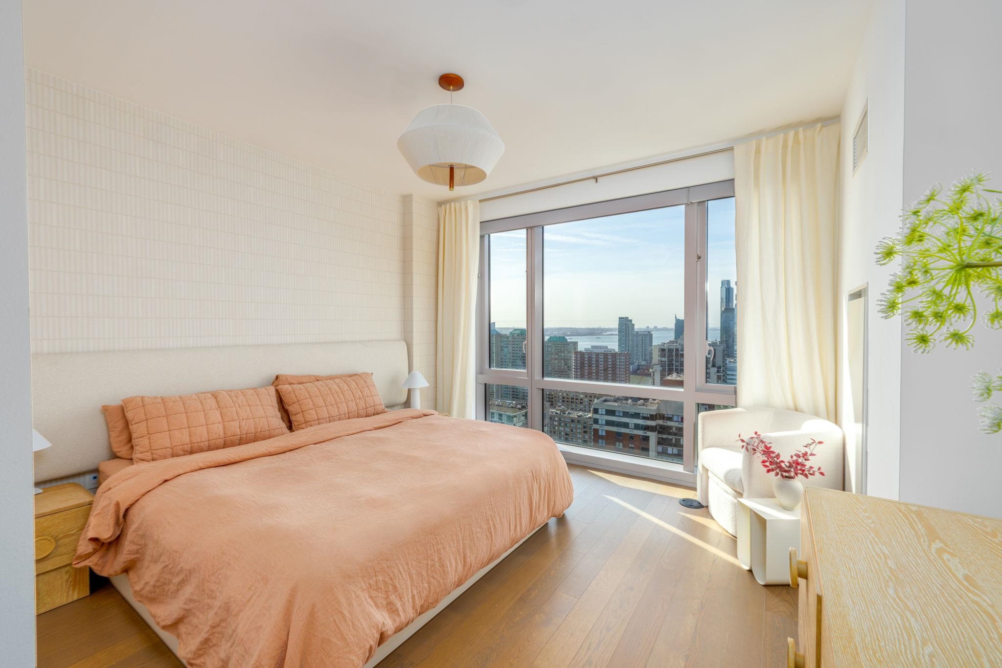 75 PARK LANE SOUTH Unit: 3507