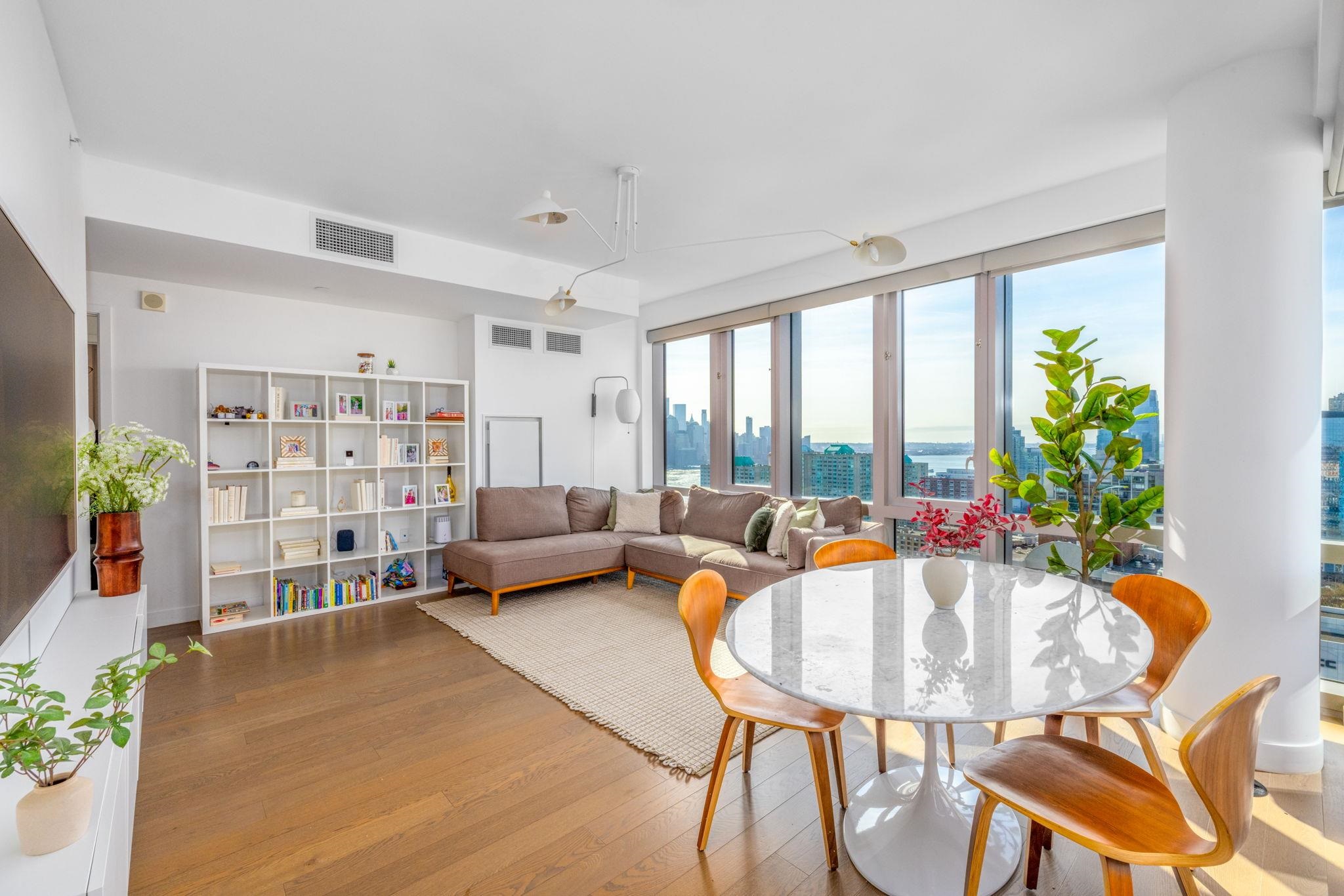 75 PARK LANE SOUTH Unit: 3507