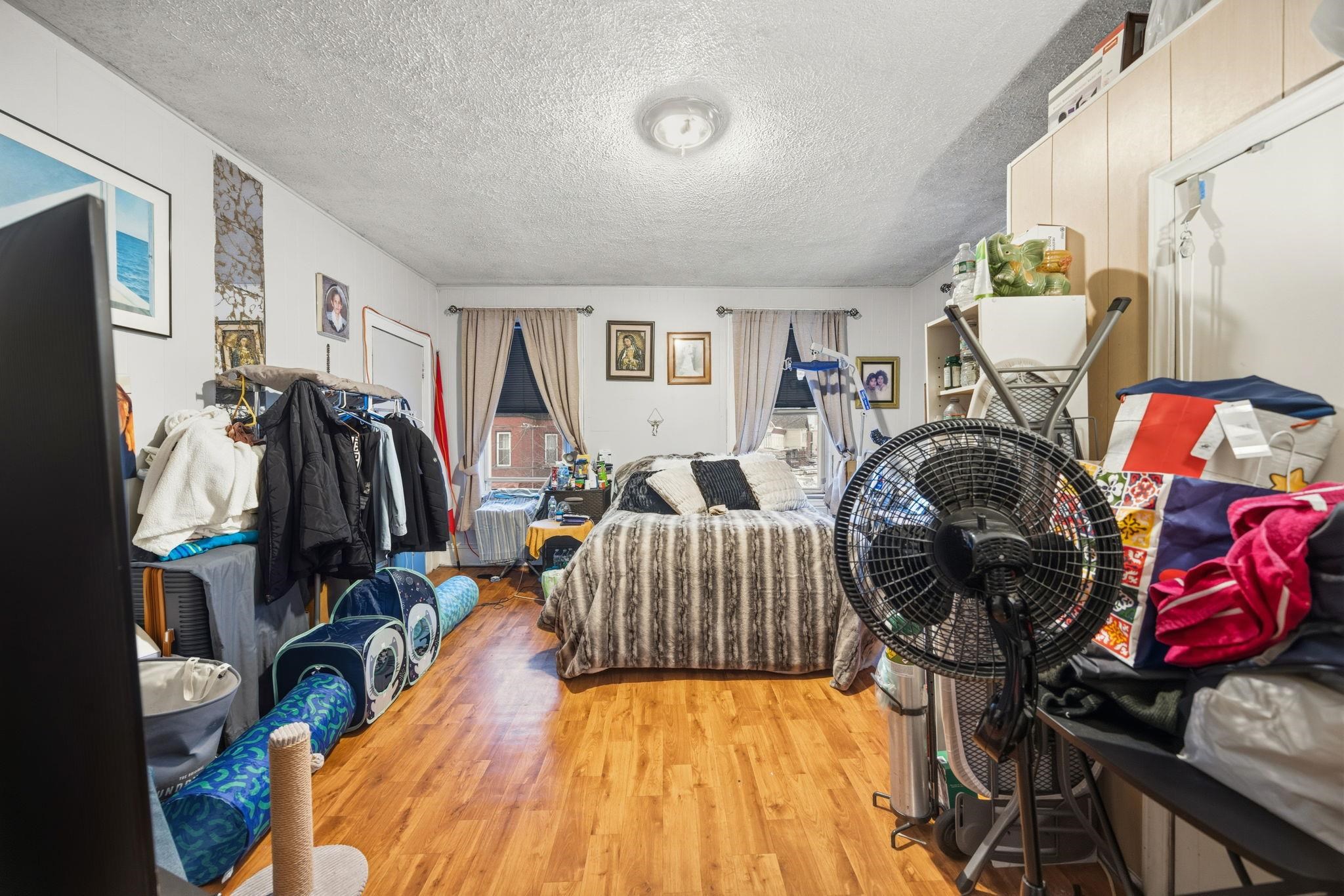 41-43 STORMS AVE