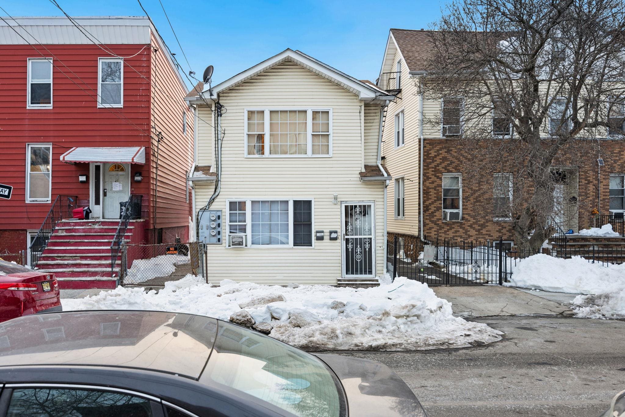 41-43 STORMS AVE