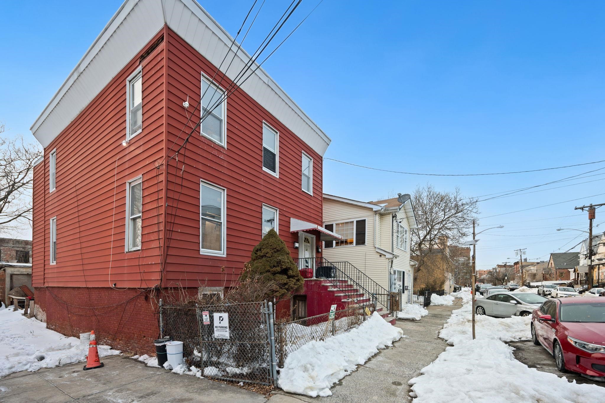 41-43 STORMS AVE