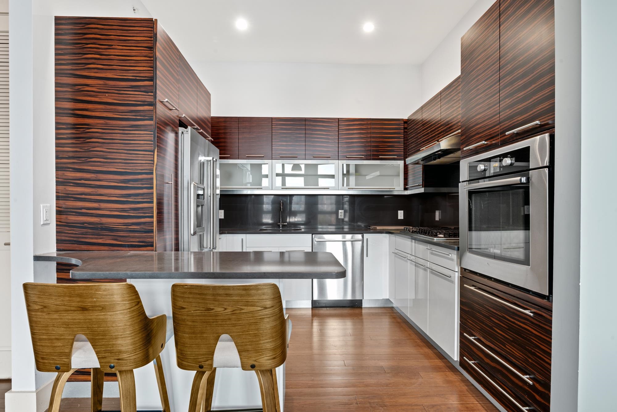 650 MONTGOMERY ST Unit: 505