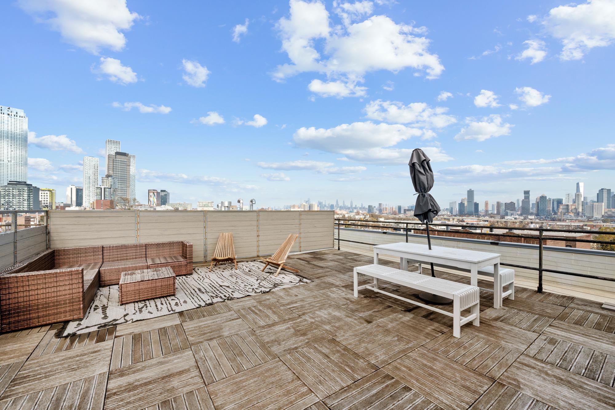 650 MONTGOMERY ST Unit: 505