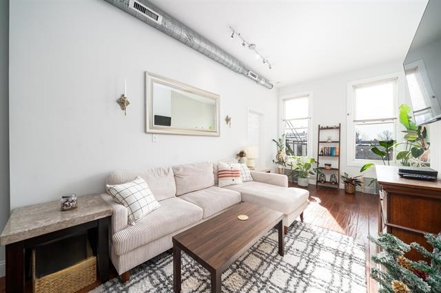 245 GRIFFITH ST Unit: 2