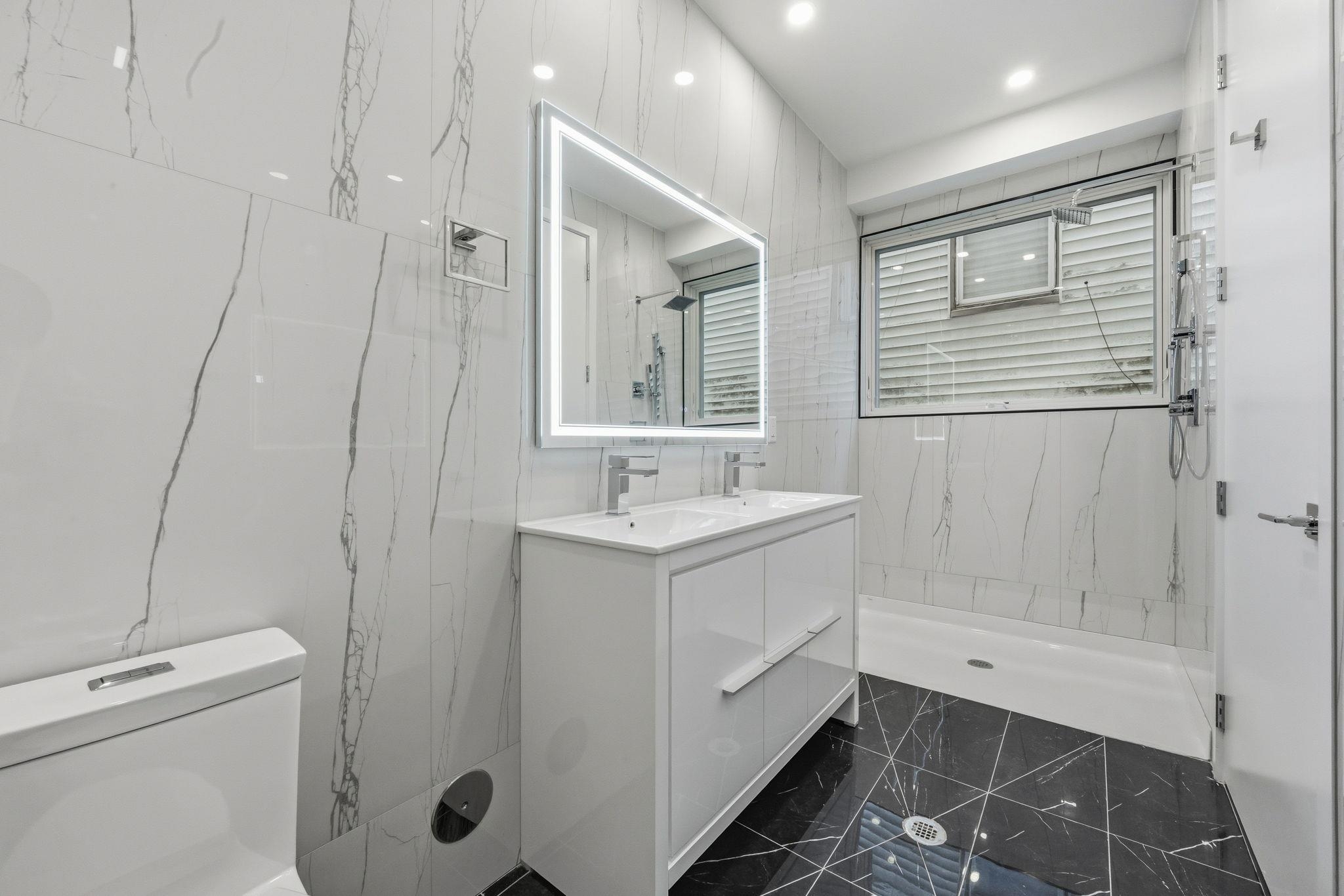 77 VAN REYPEN ST Unit: 1