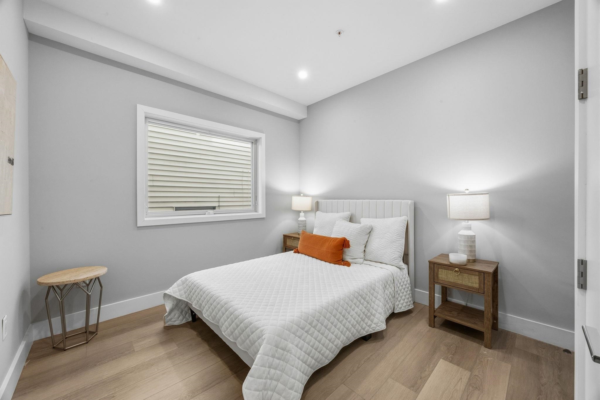 77 VAN REYPEN ST Unit: 1