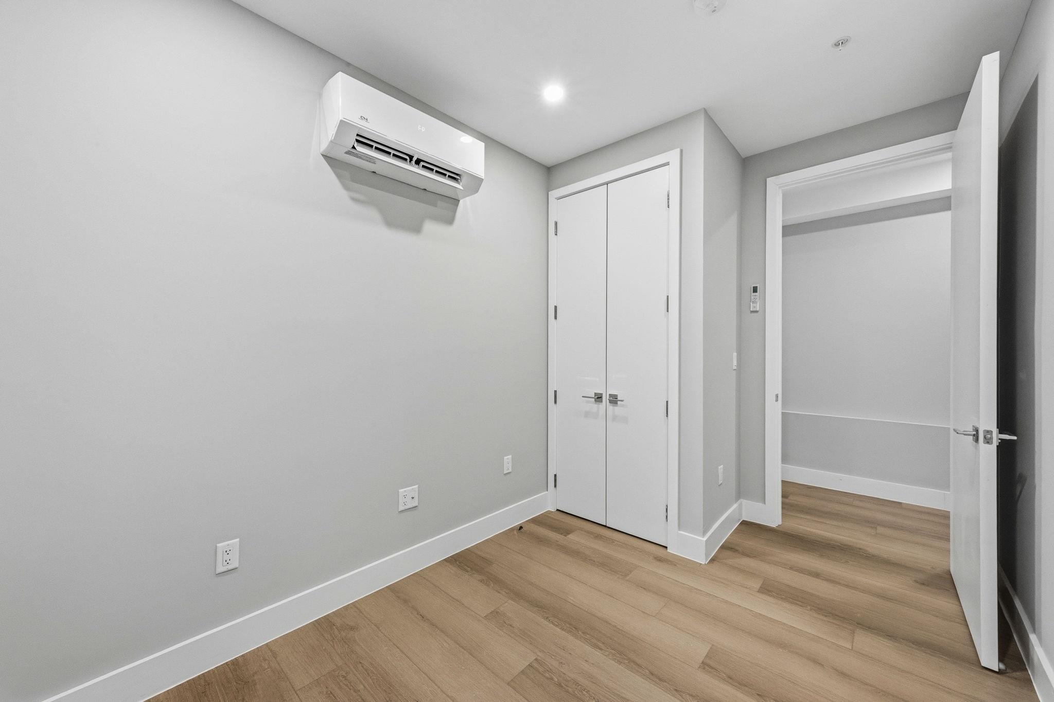 77 VAN REYPEN ST Unit: 1