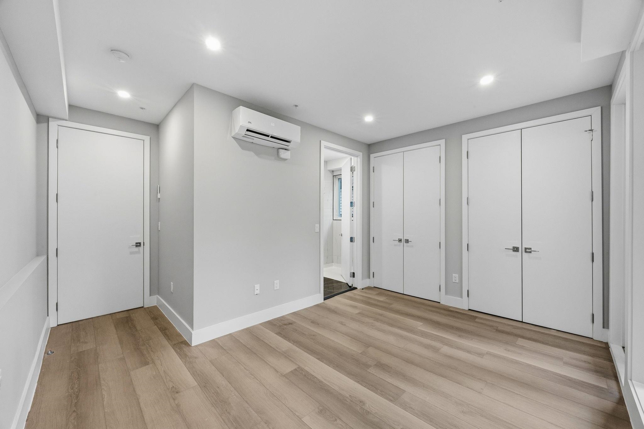 77 VAN REYPEN ST Unit: 1