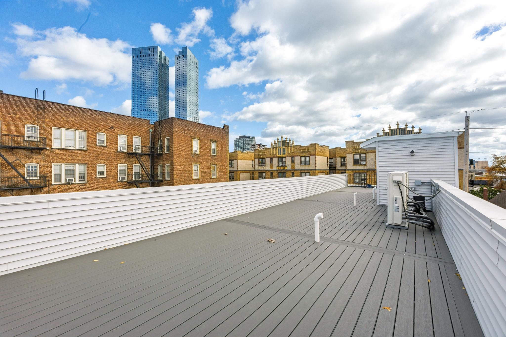 77 VAN REYPEN ST Unit: 4