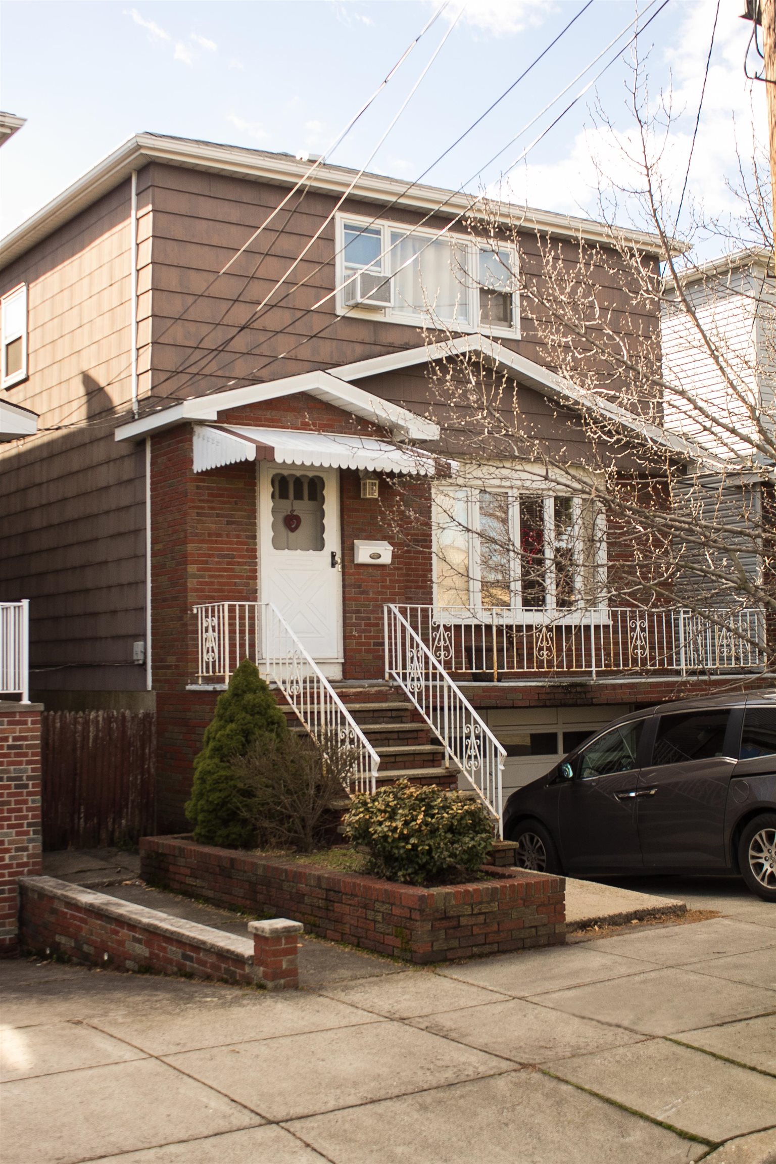 8 OAK ST