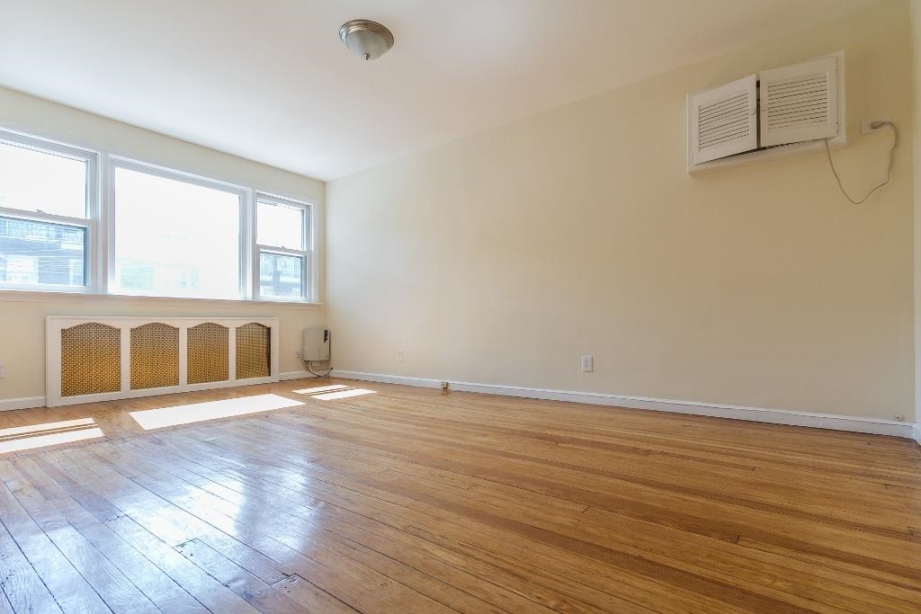 306 NEPTUNE AVE