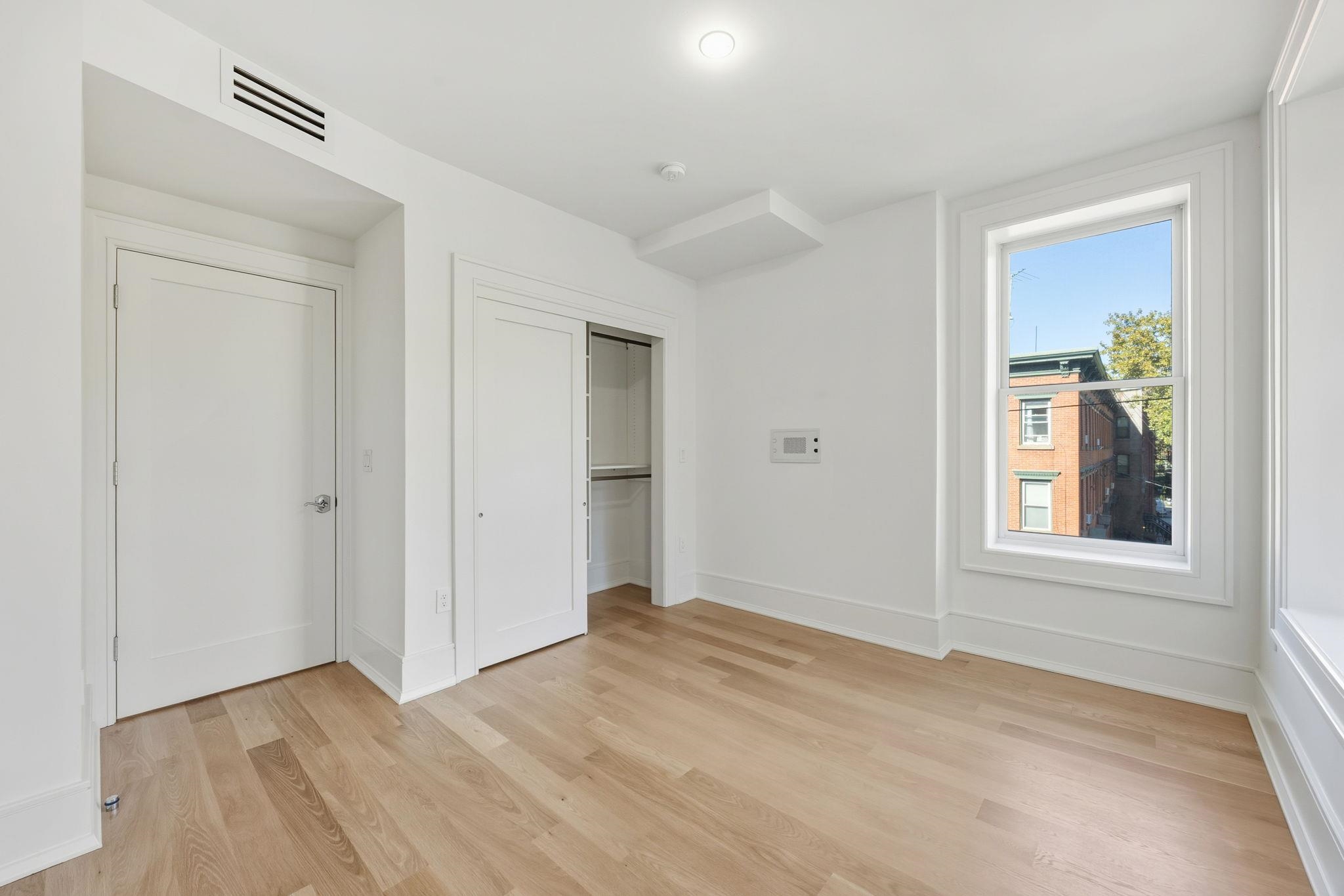 647 JERSEY AVE Unit: PH