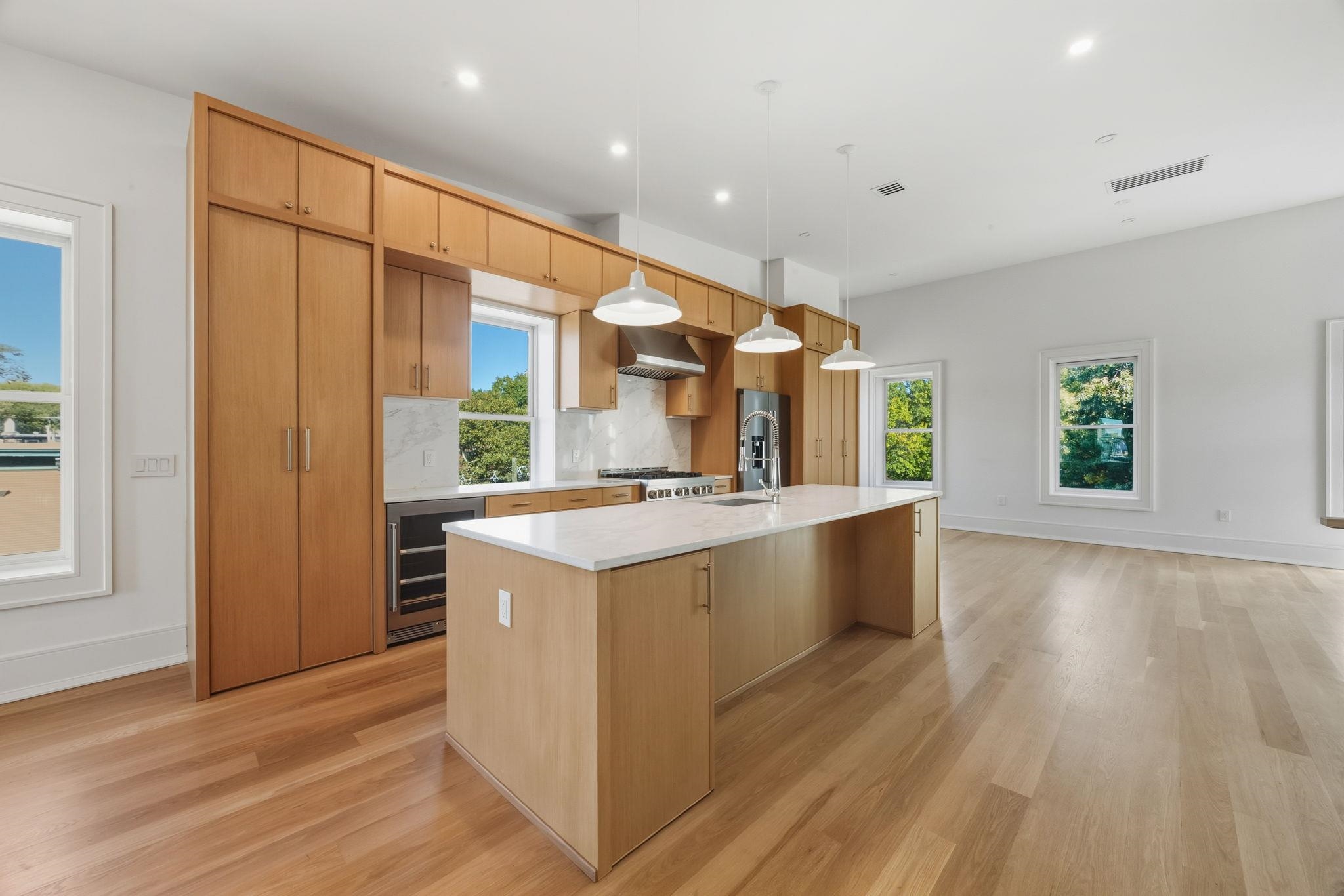 647 JERSEY AVE Unit: PH