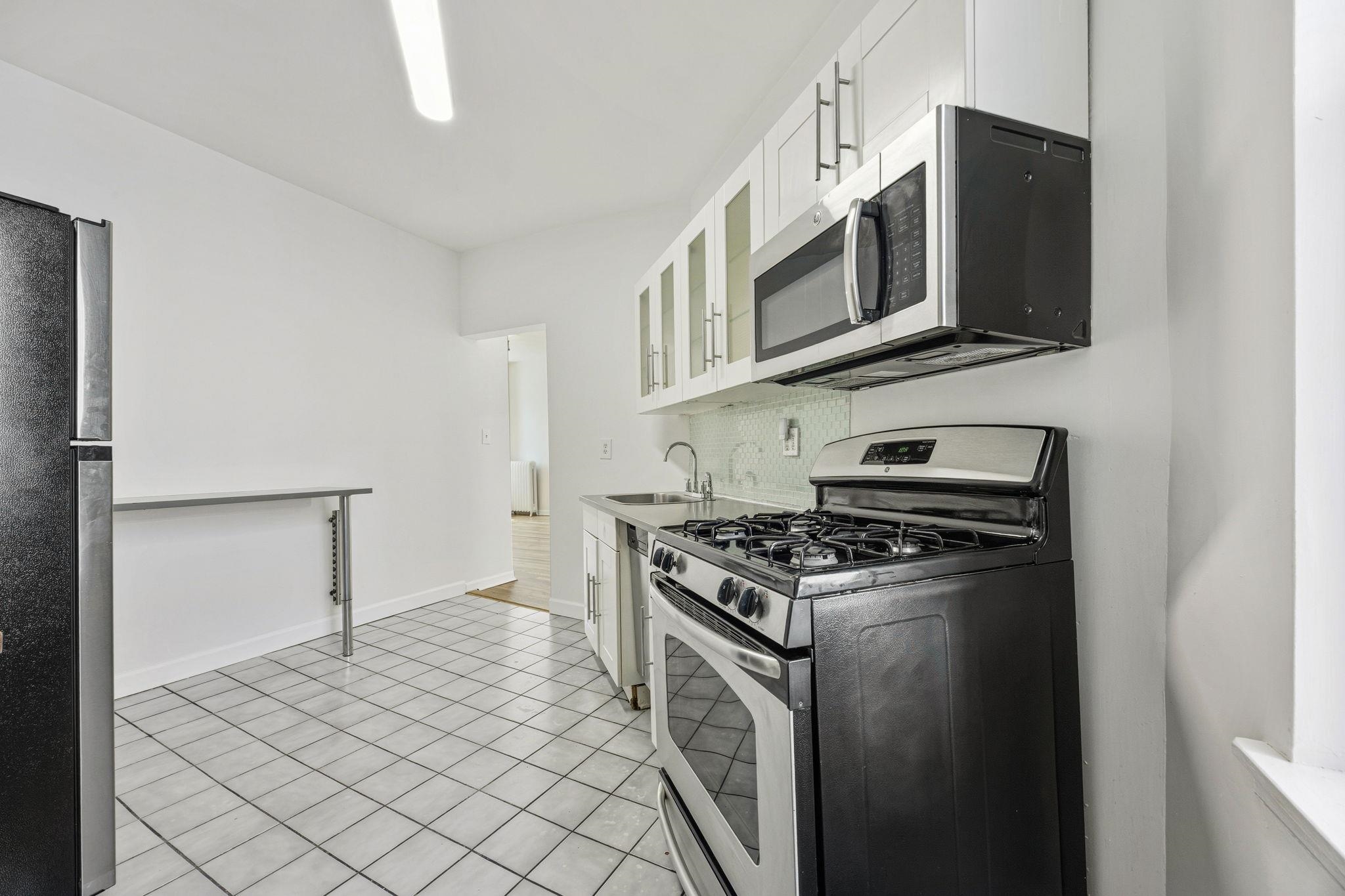 282 MAGNOLIA AVE Unit: 9