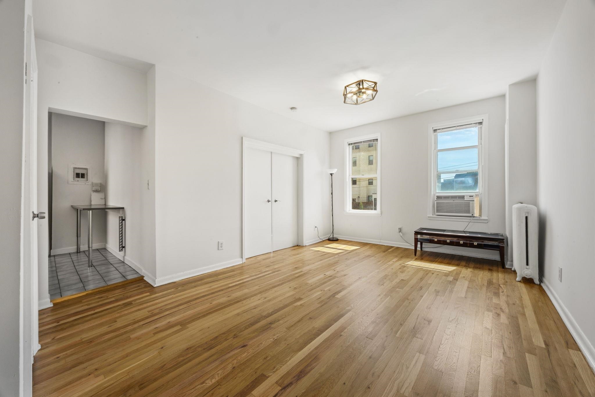 282 MAGNOLIA AVE Unit: 9