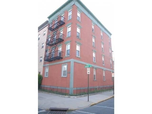 132 JEFFERSON ST Unit: 2L