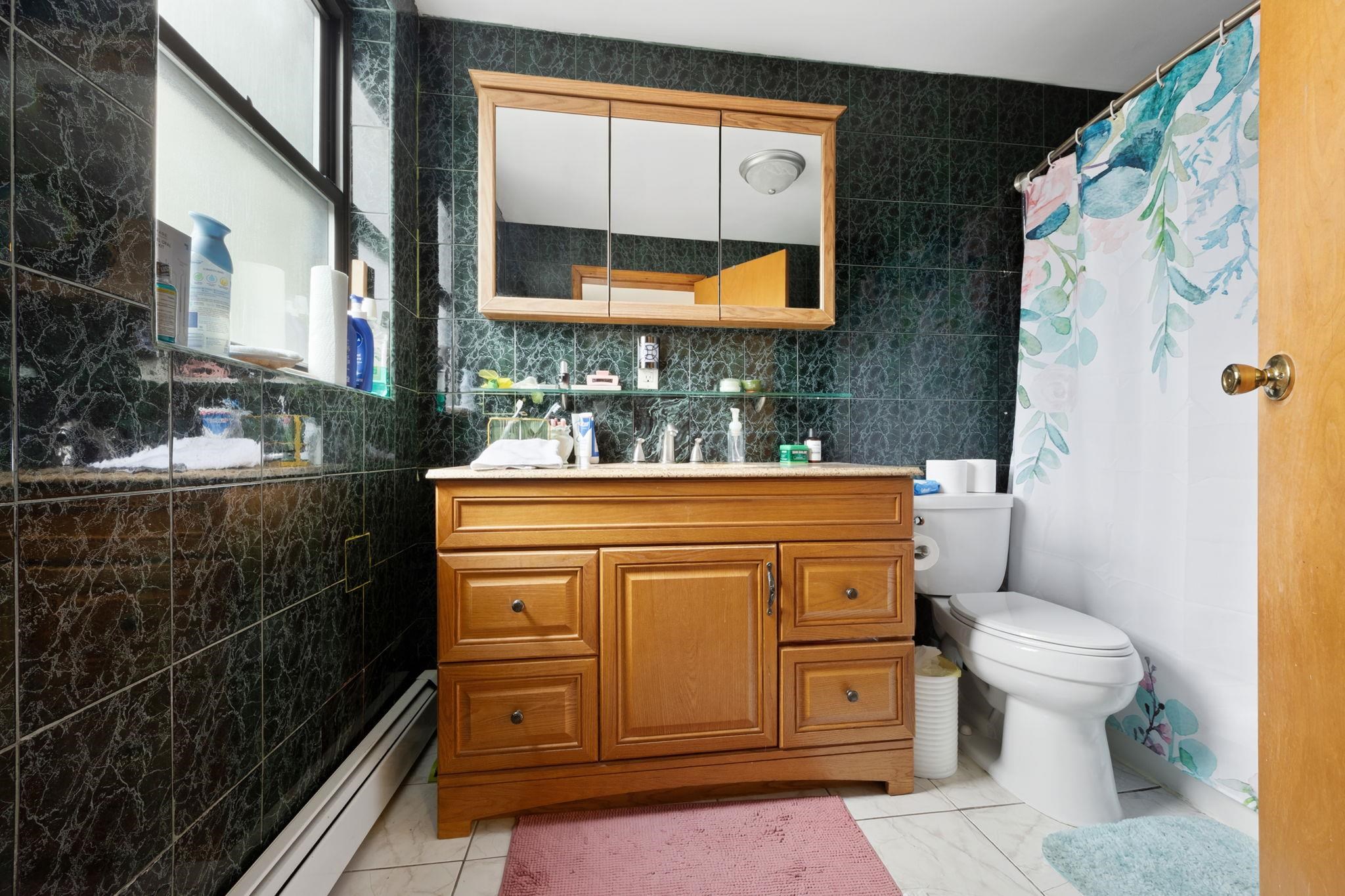 228 WILLOW AVE Unit: C