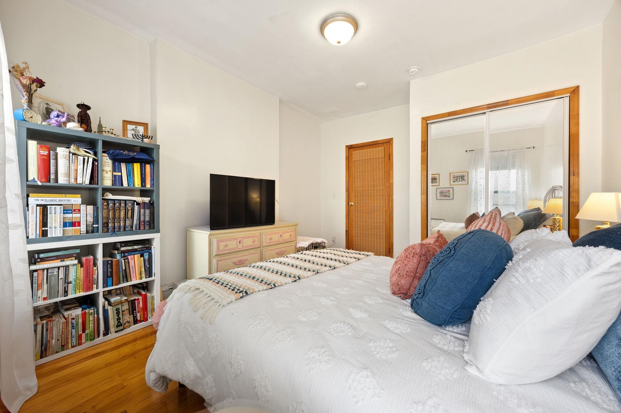 228 WILLOW AVE Unit: C