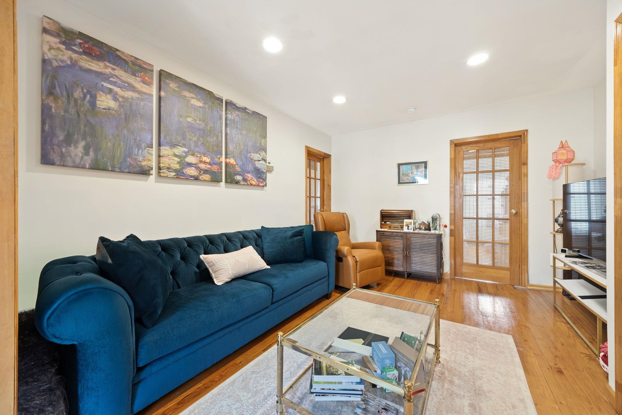 228 WILLOW AVE Unit: C