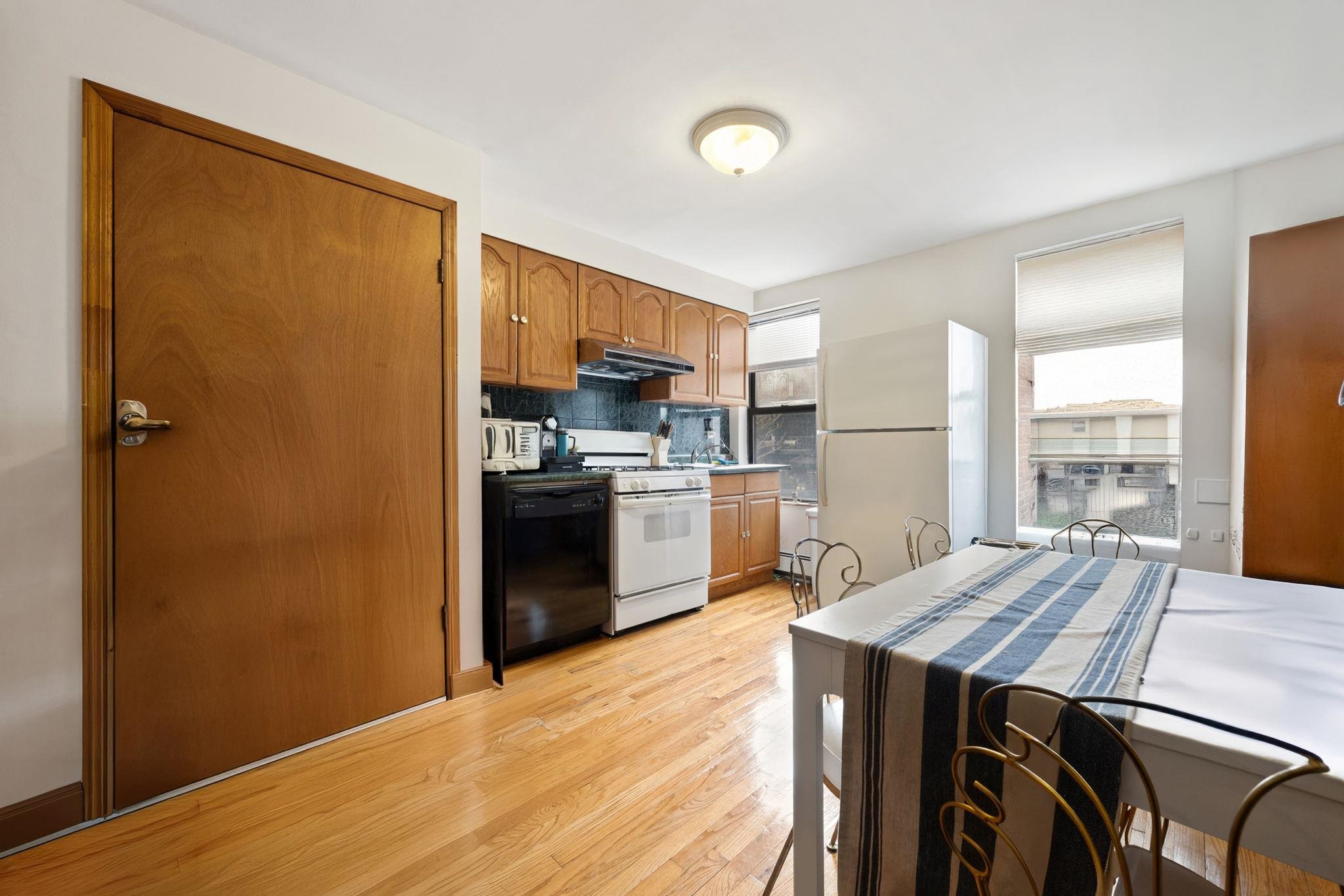 228 WILLOW AVE Unit: C