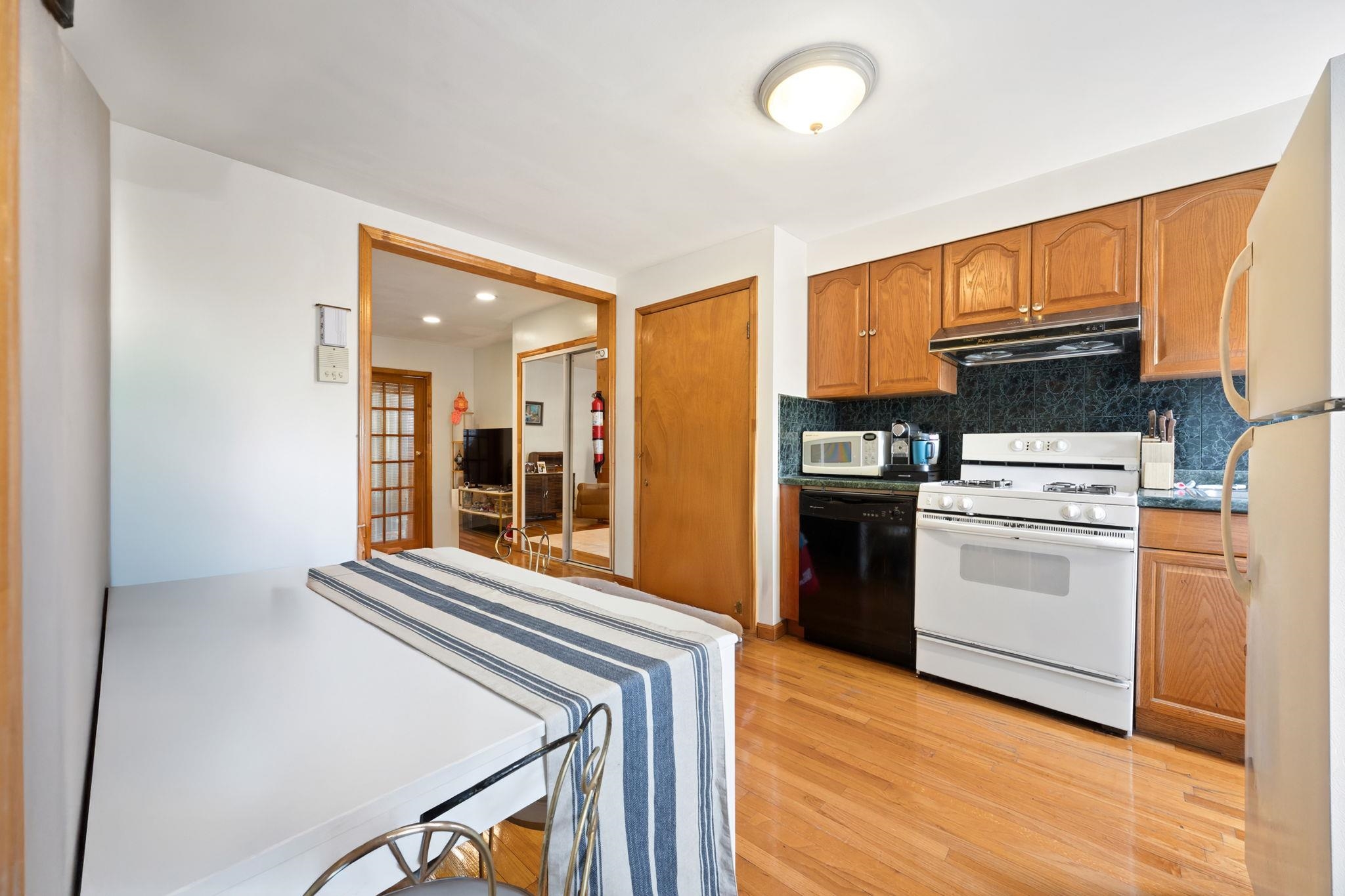 228 WILLOW AVE Unit: C