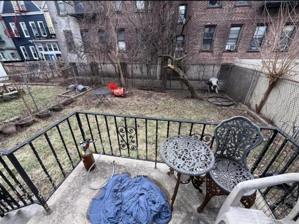 21 49TH ST Unit: 1
