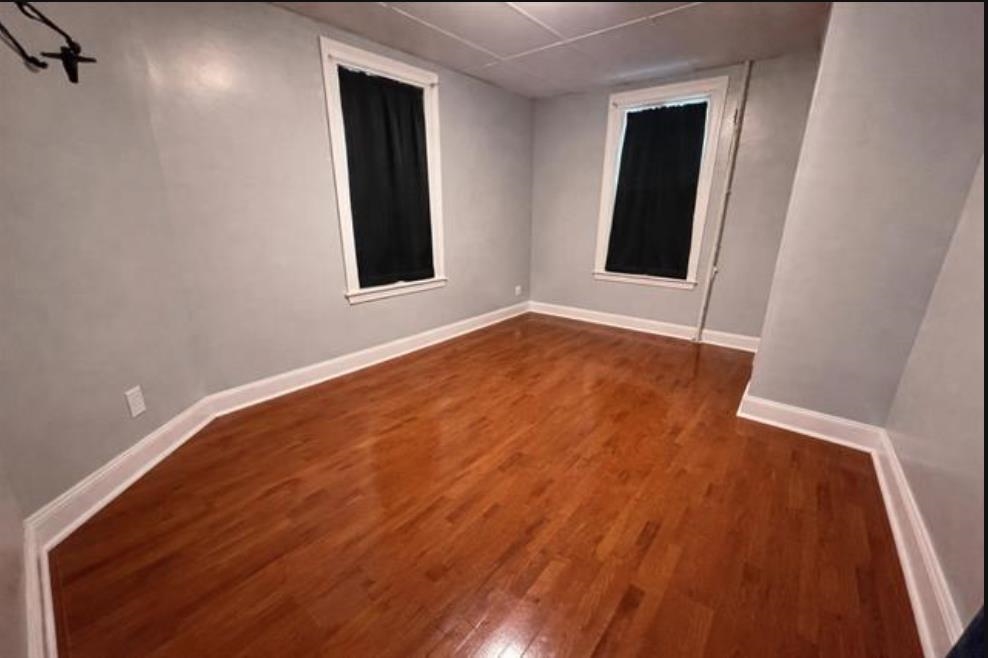 21 49TH ST Unit: 1