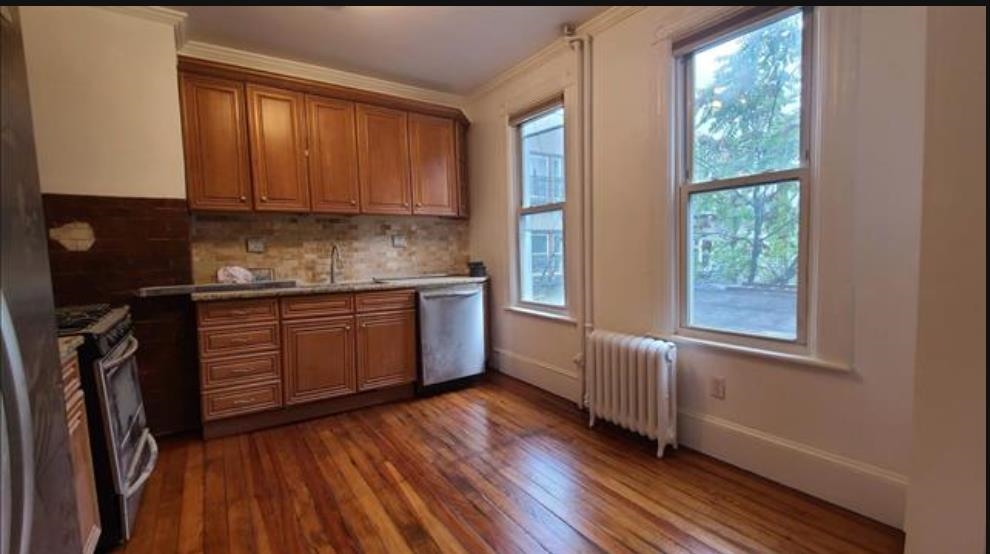 476 GREGORY AVE Unit: 2