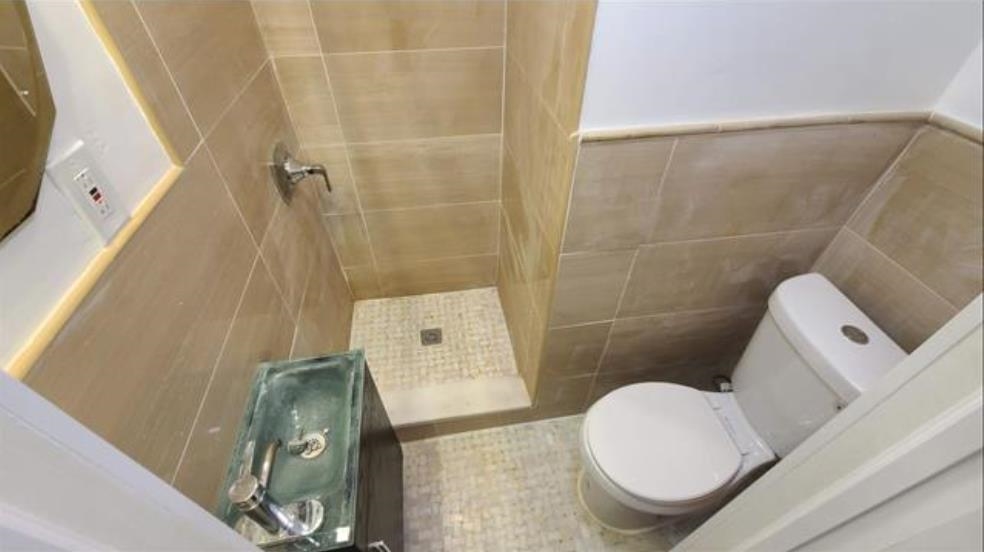 476 GREGORY AVE Unit: 2