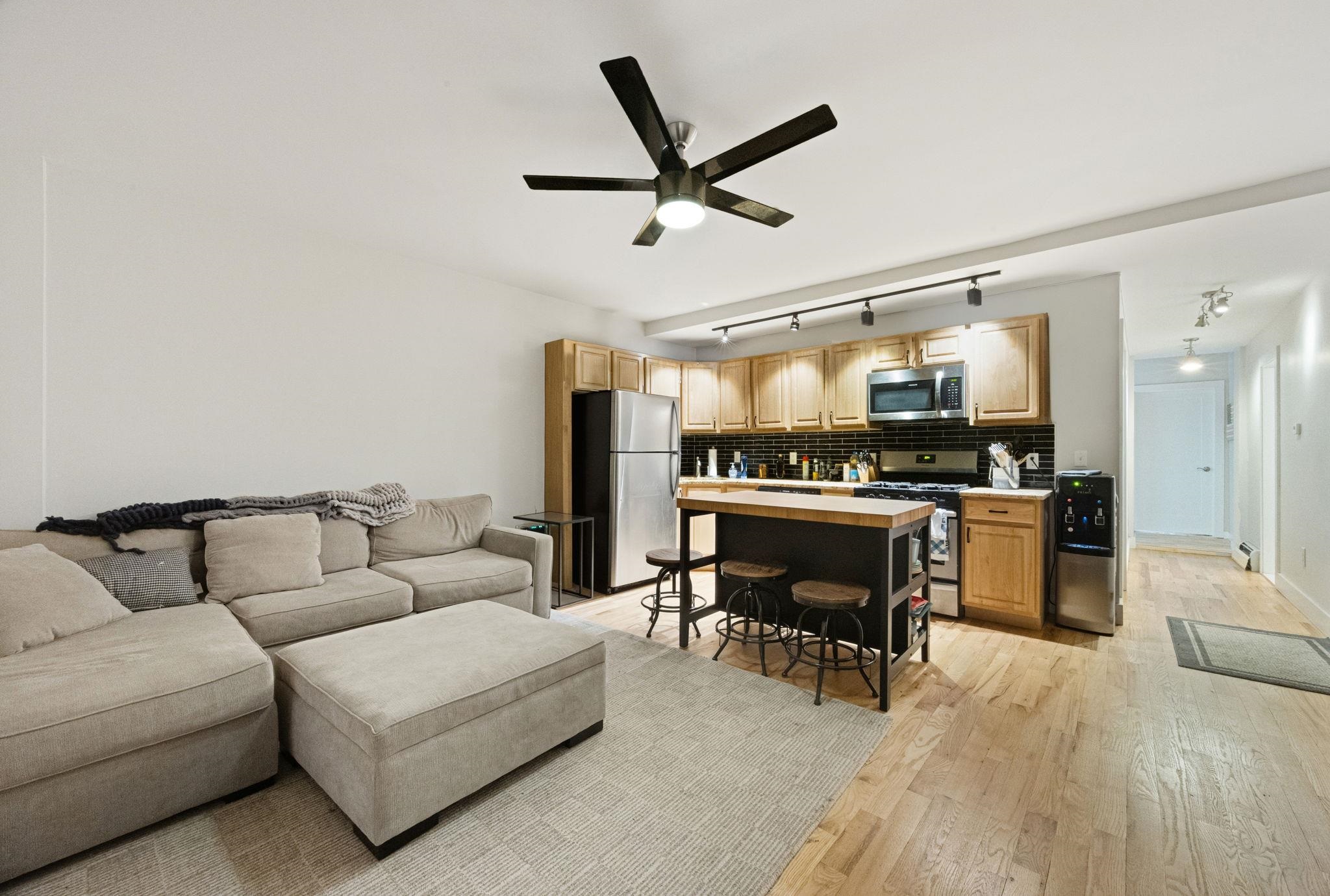 1017 PARK AVE Unit: G