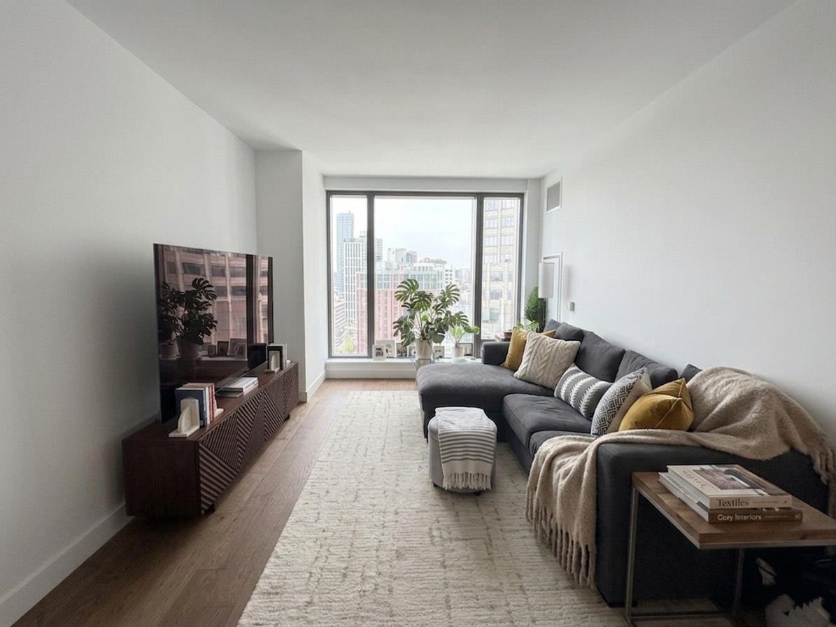 99 HUDSON ST Unit: 1807