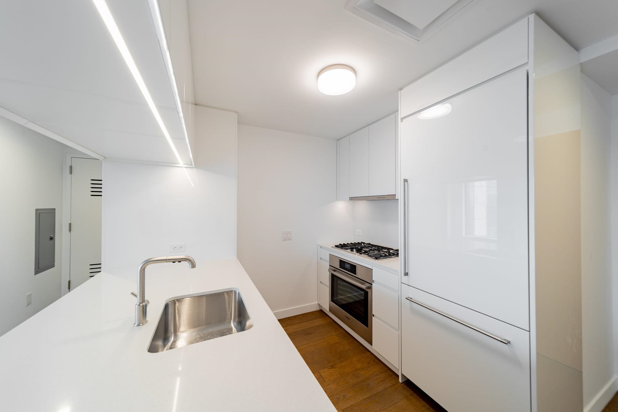 99 HUDSON ST Unit: 1807