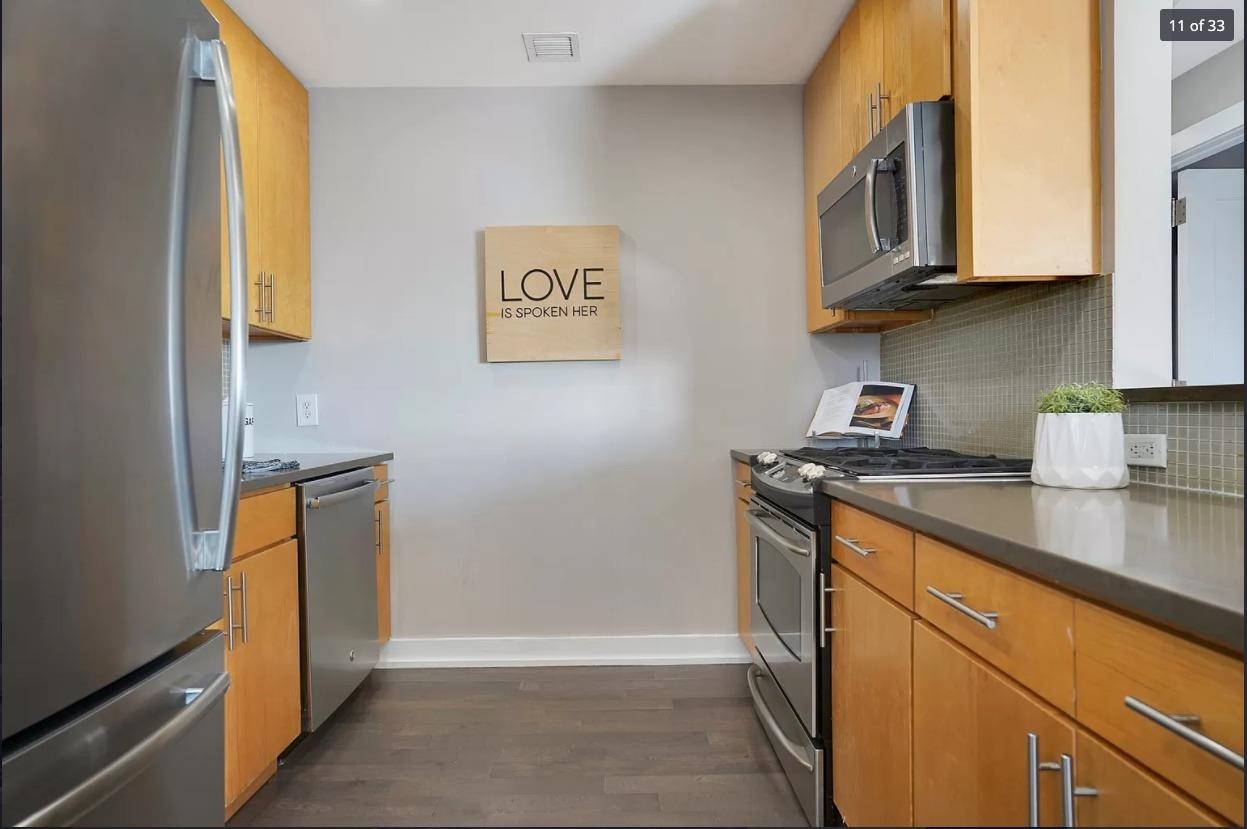 3312 HUDSON AVE Unit: 4c