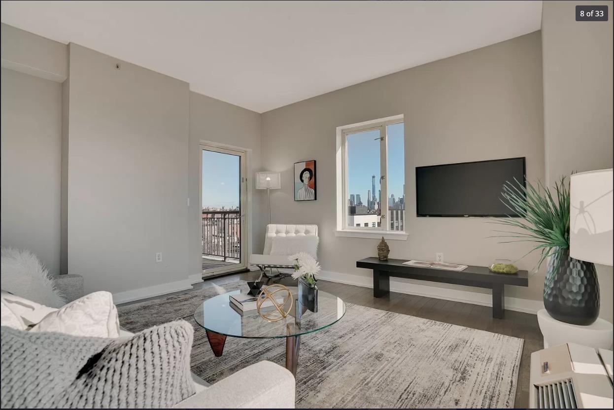 3312 HUDSON AVE Unit: 4c