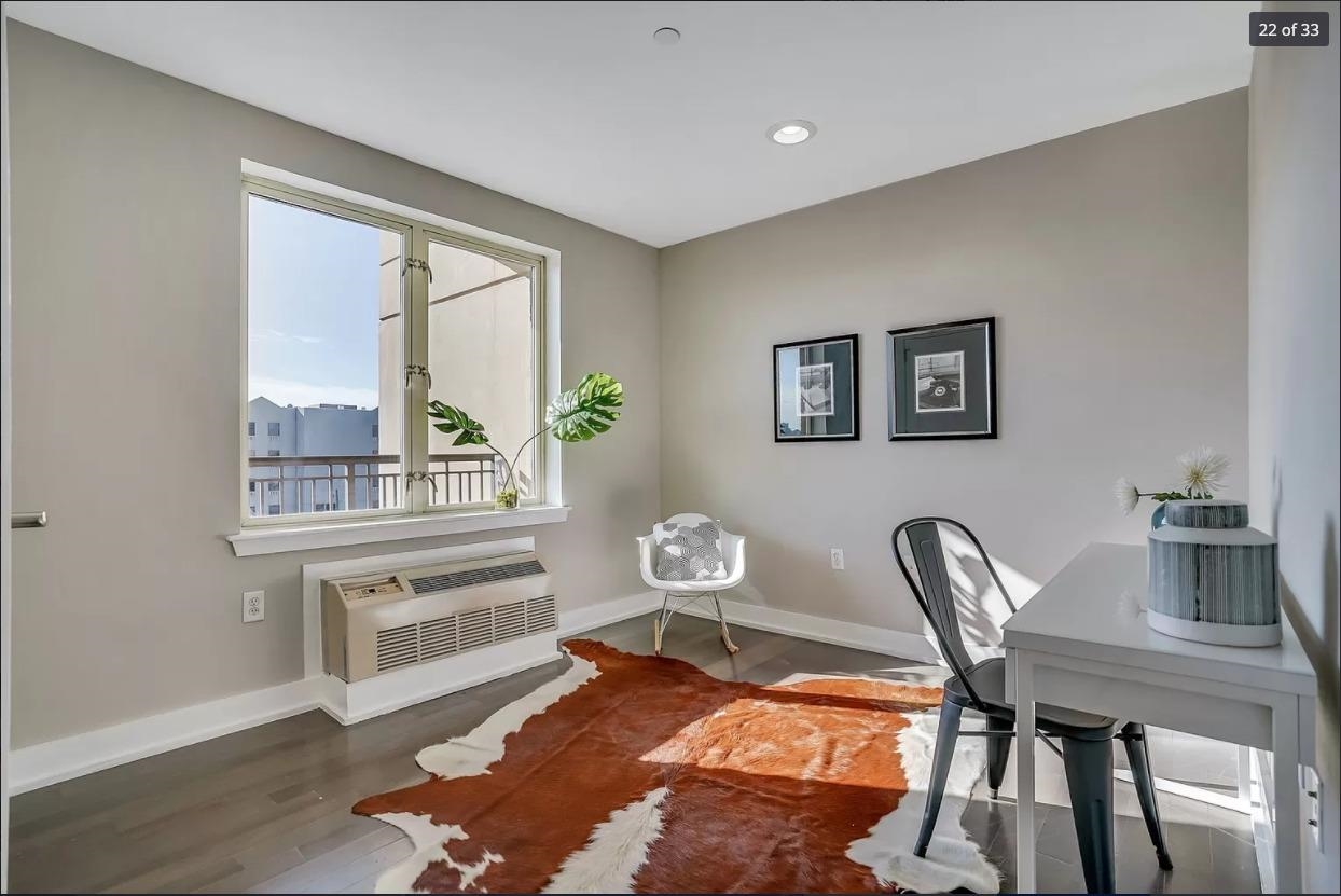 3312 HUDSON AVE Unit: 4c