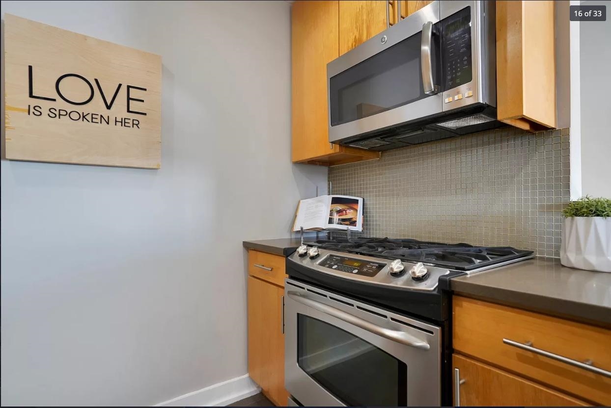 3312 HUDSON AVE Unit: 4c
