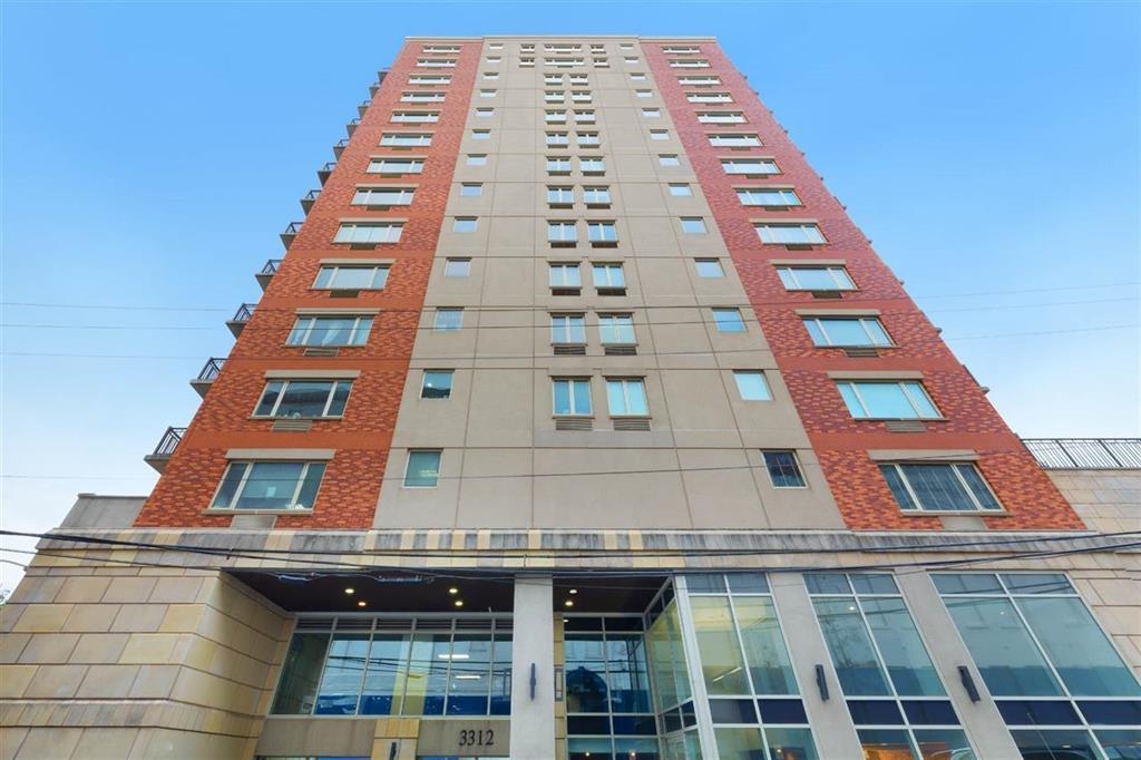 3312 HUDSON AVE Unit: 4c