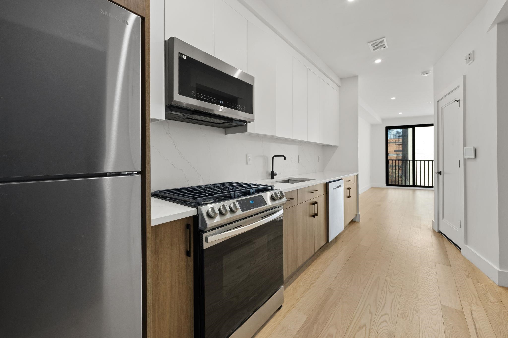 10 BRINKERHOFF ST