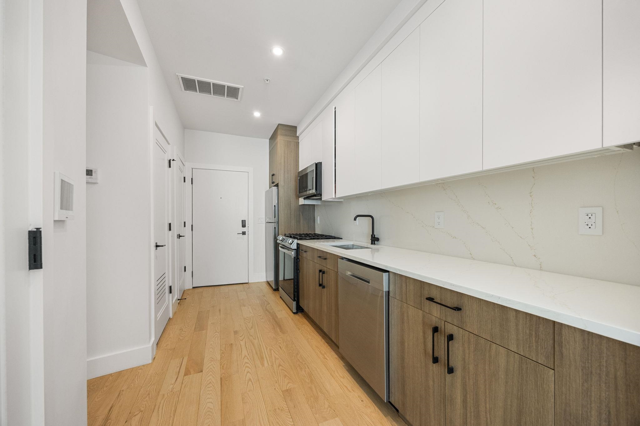 10 BRINKERHOFF ST