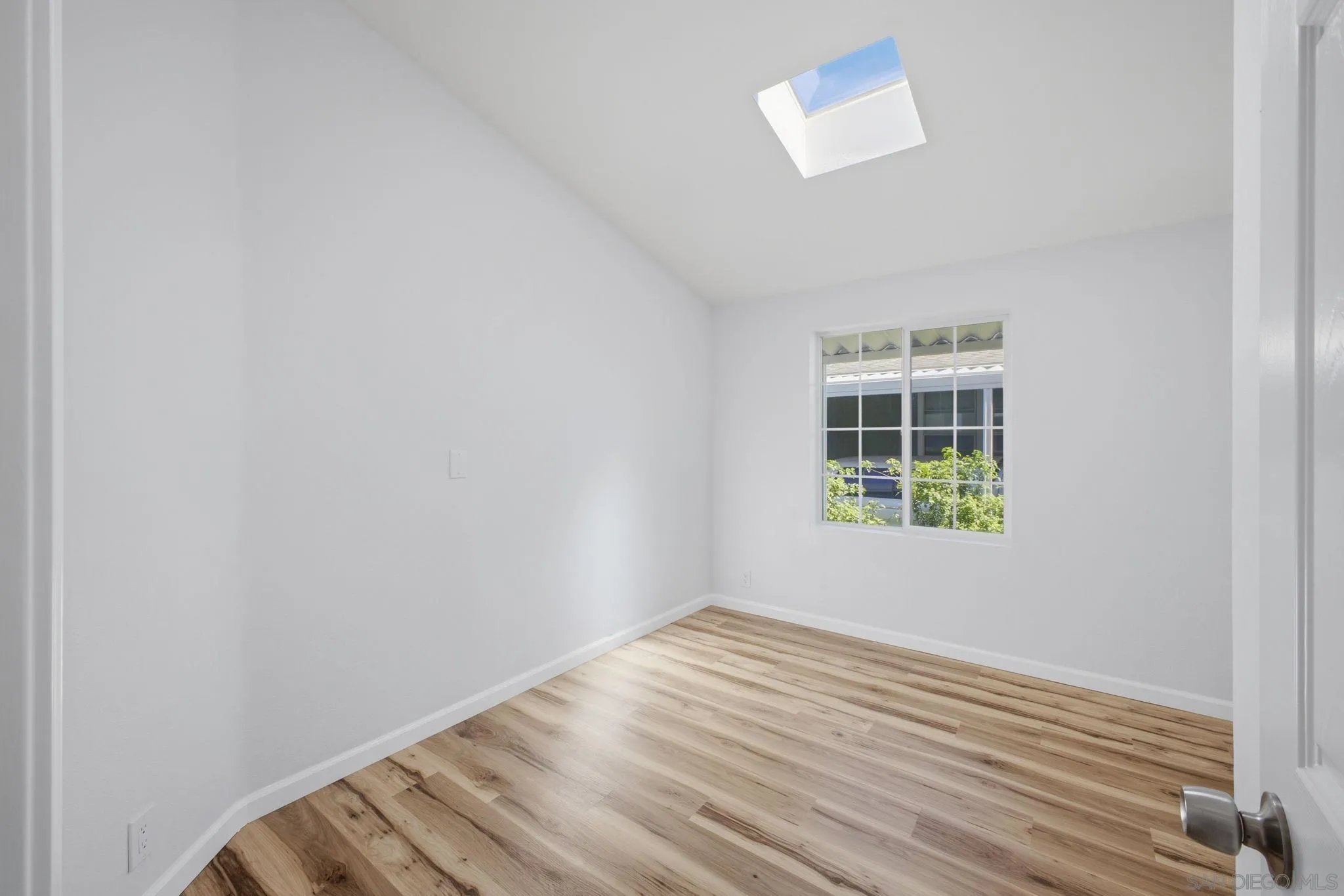 2550 E Valley Pkwy Unit 77