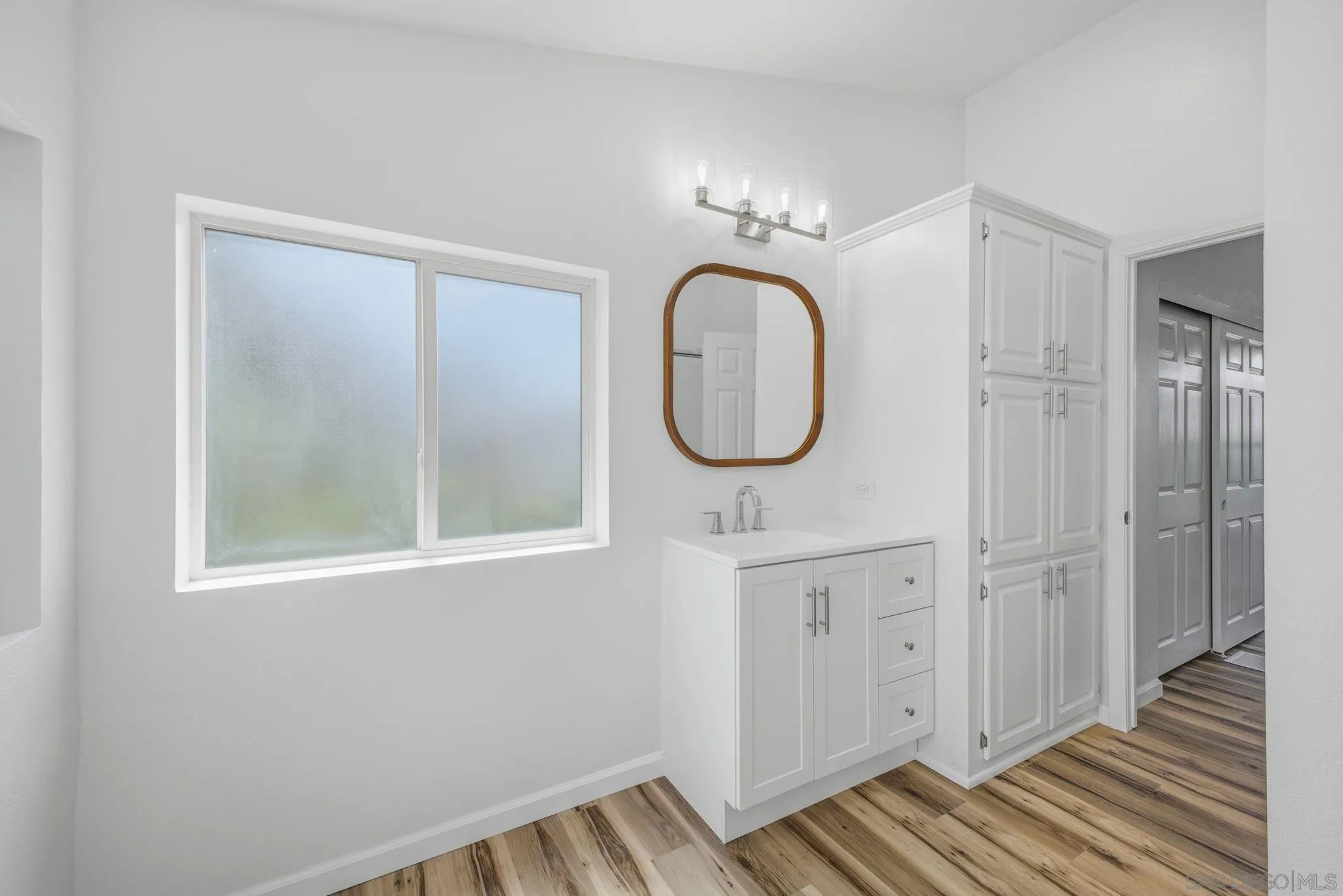 2550 E Valley Pkwy Unit 77