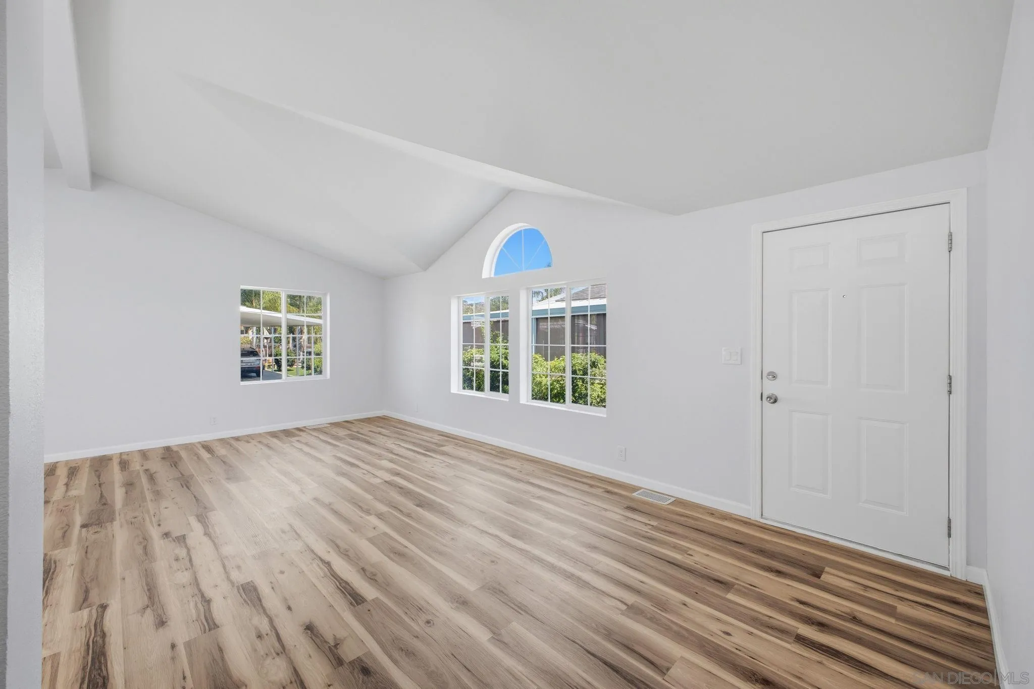 2550 E Valley Pkwy Unit 77