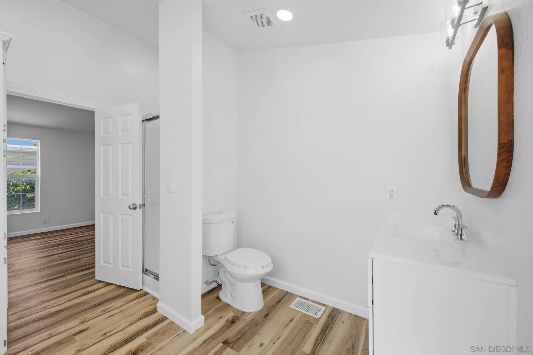 2550 E Valley Pkwy Unit 77