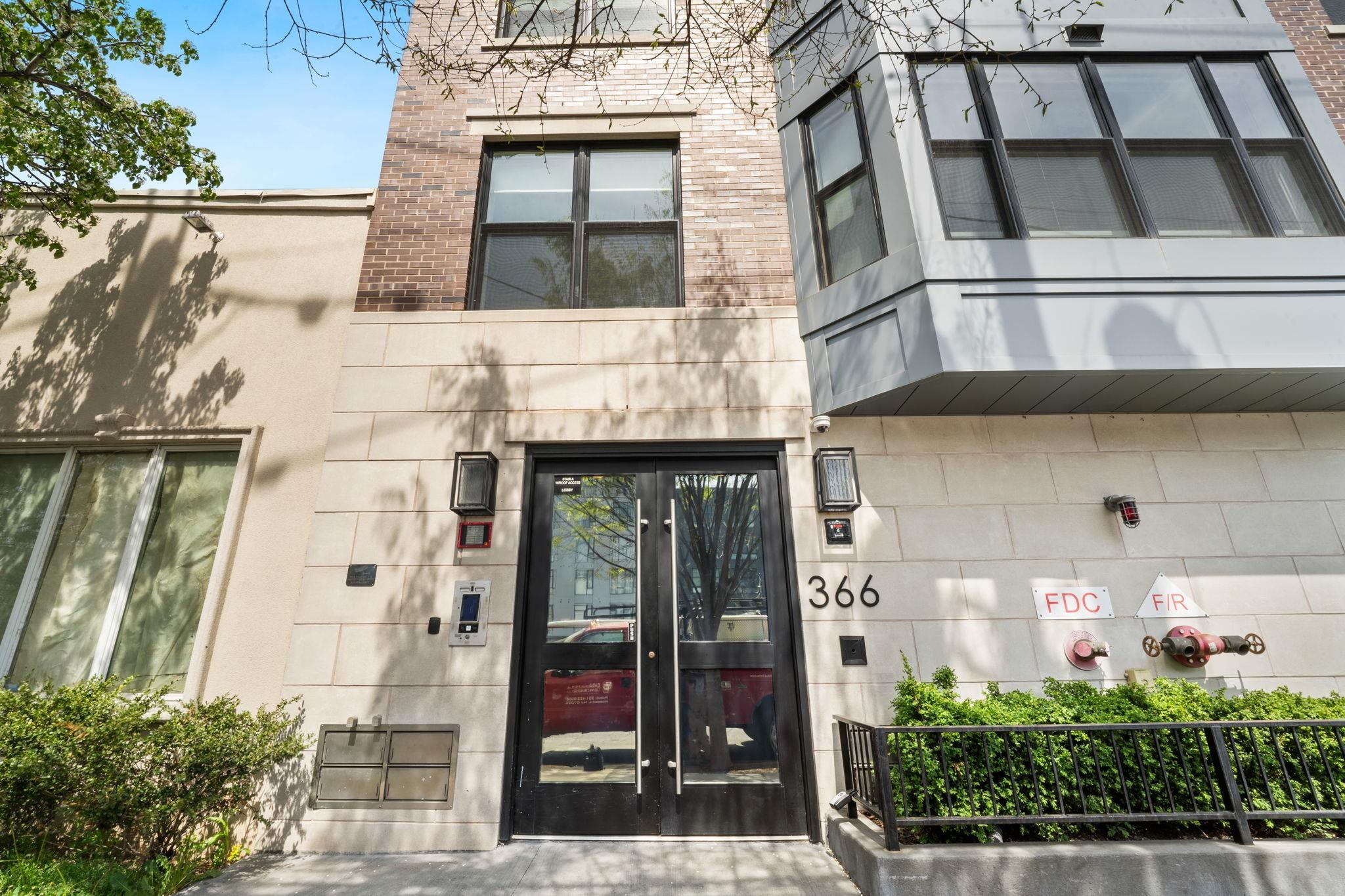 366 6TH ST Unit: 504