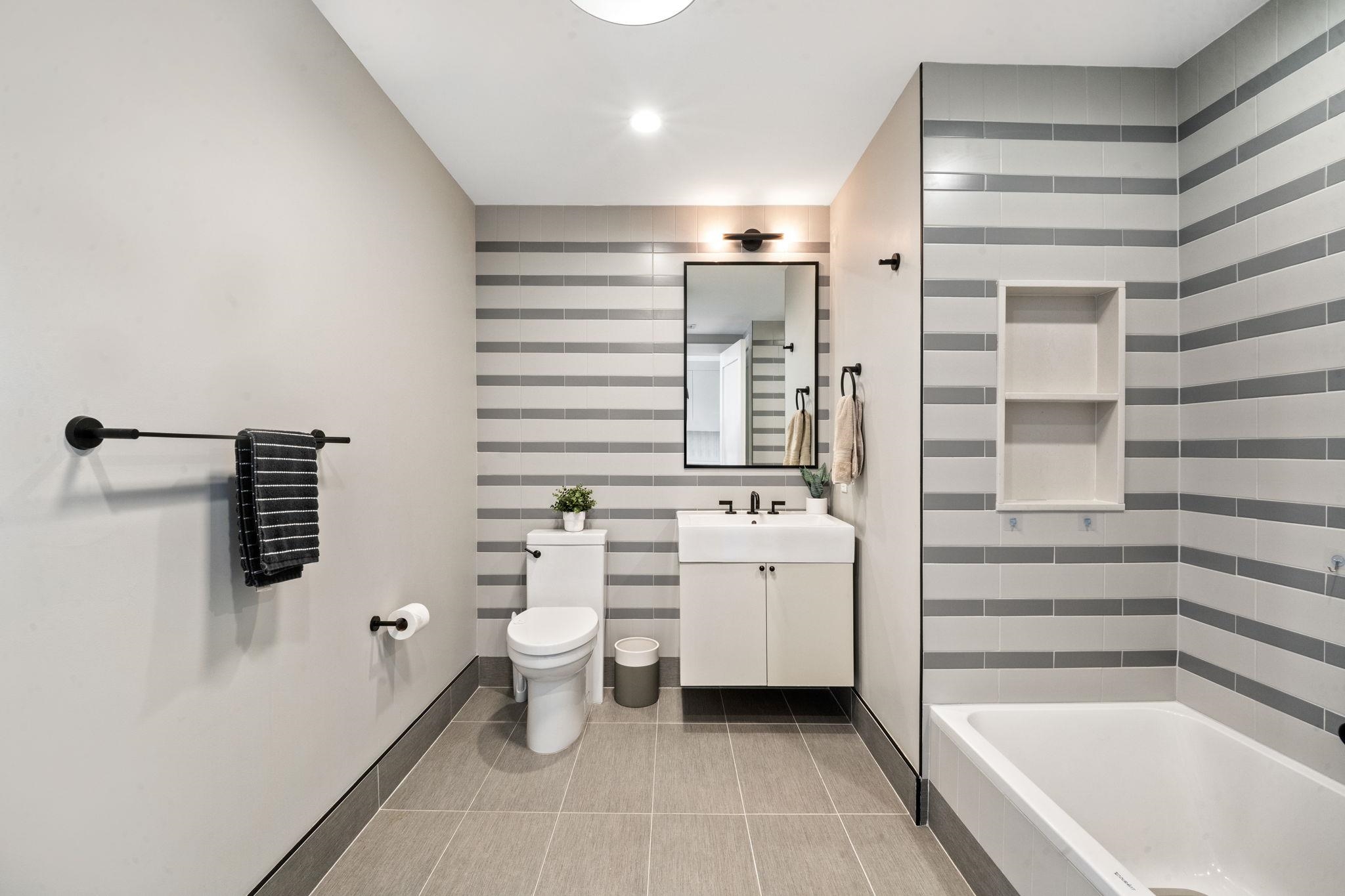 366 6TH ST Unit: 504