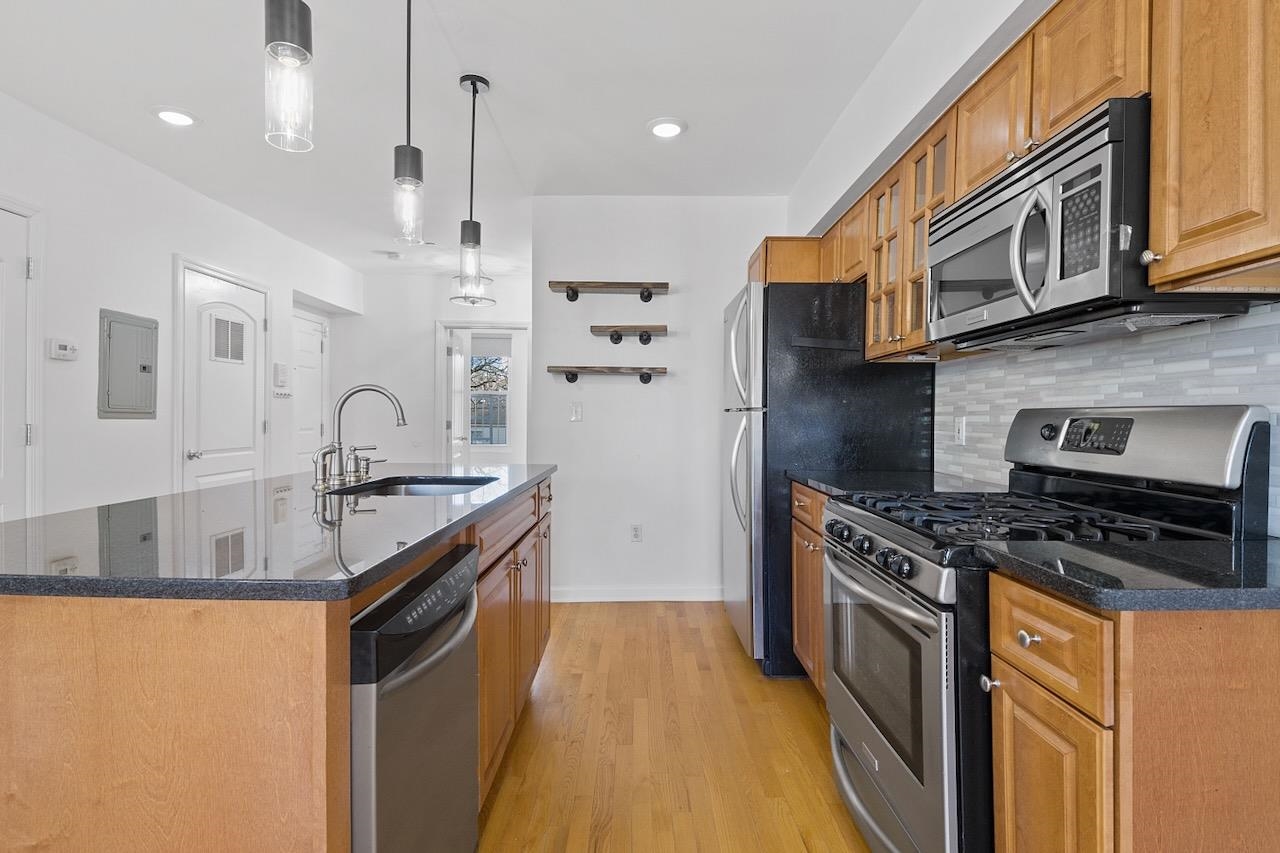 379 2ND ST Unit: 3