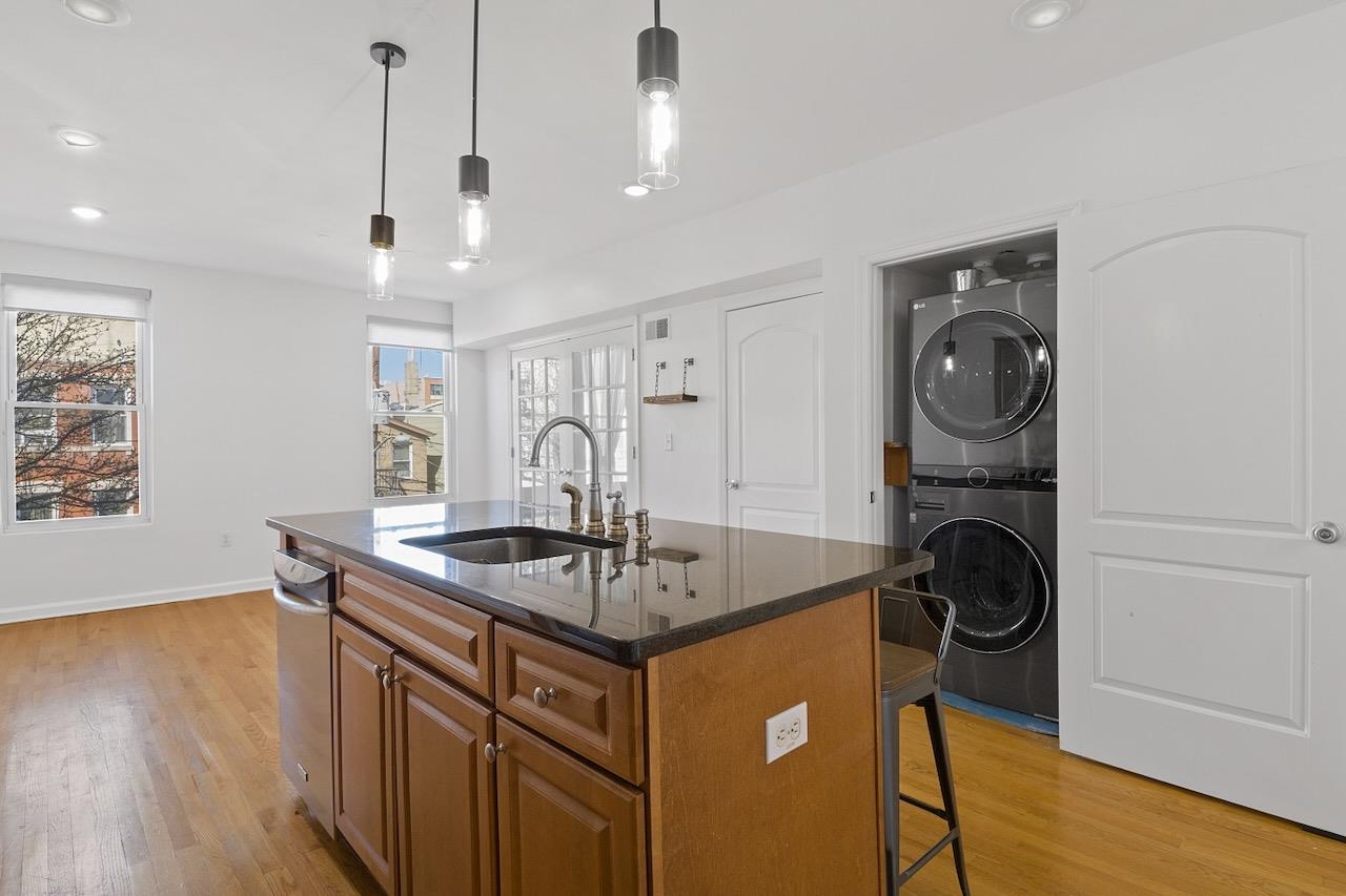 379 2ND ST Unit: 3